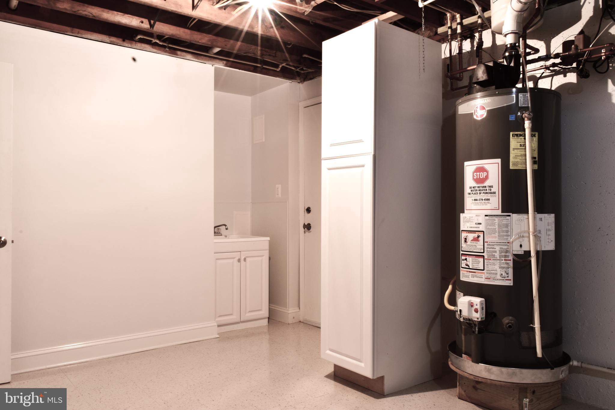 REGENCY ESTATES - Residential Lease