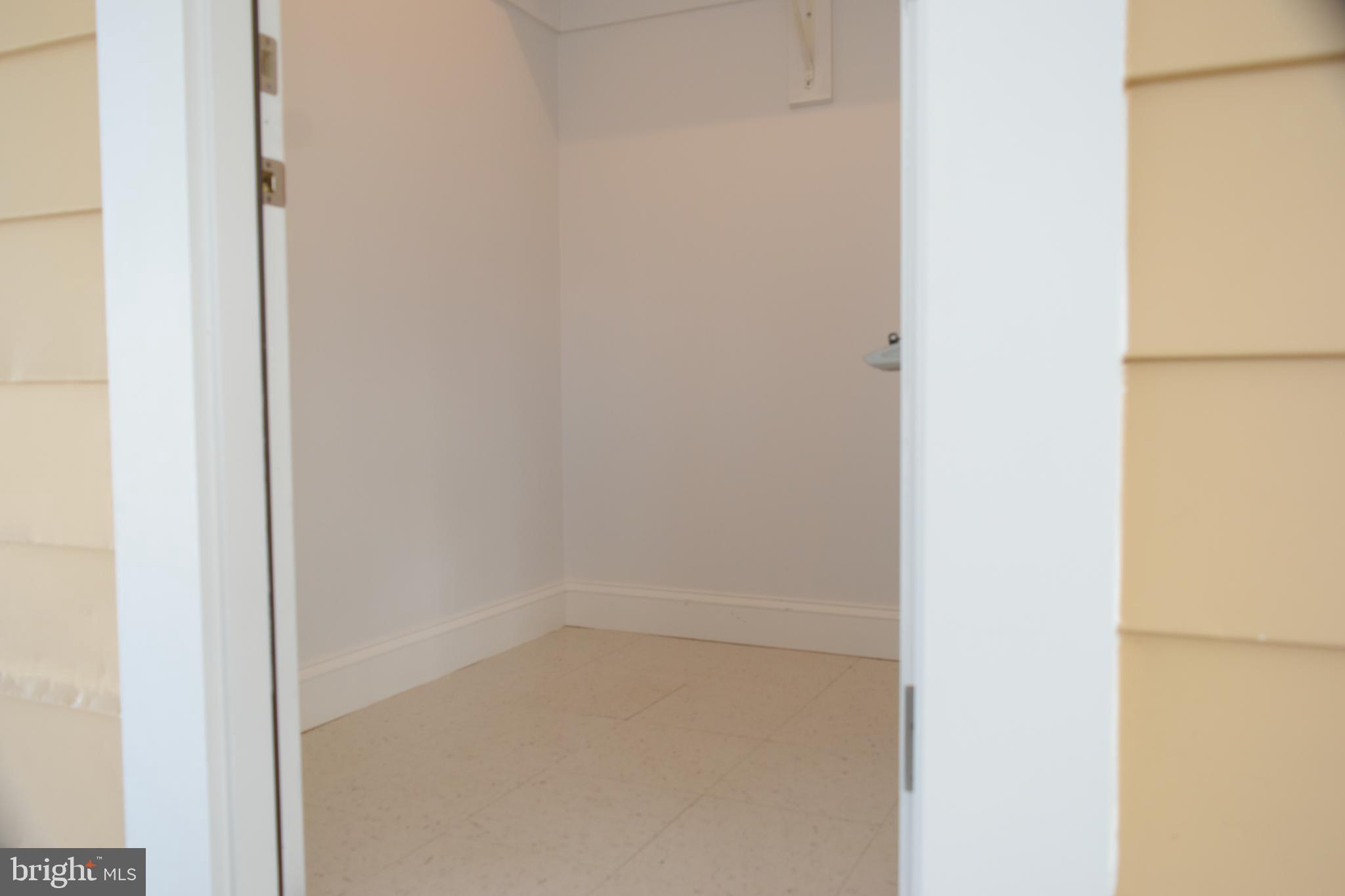 REGENCY ESTATES - Residential Lease