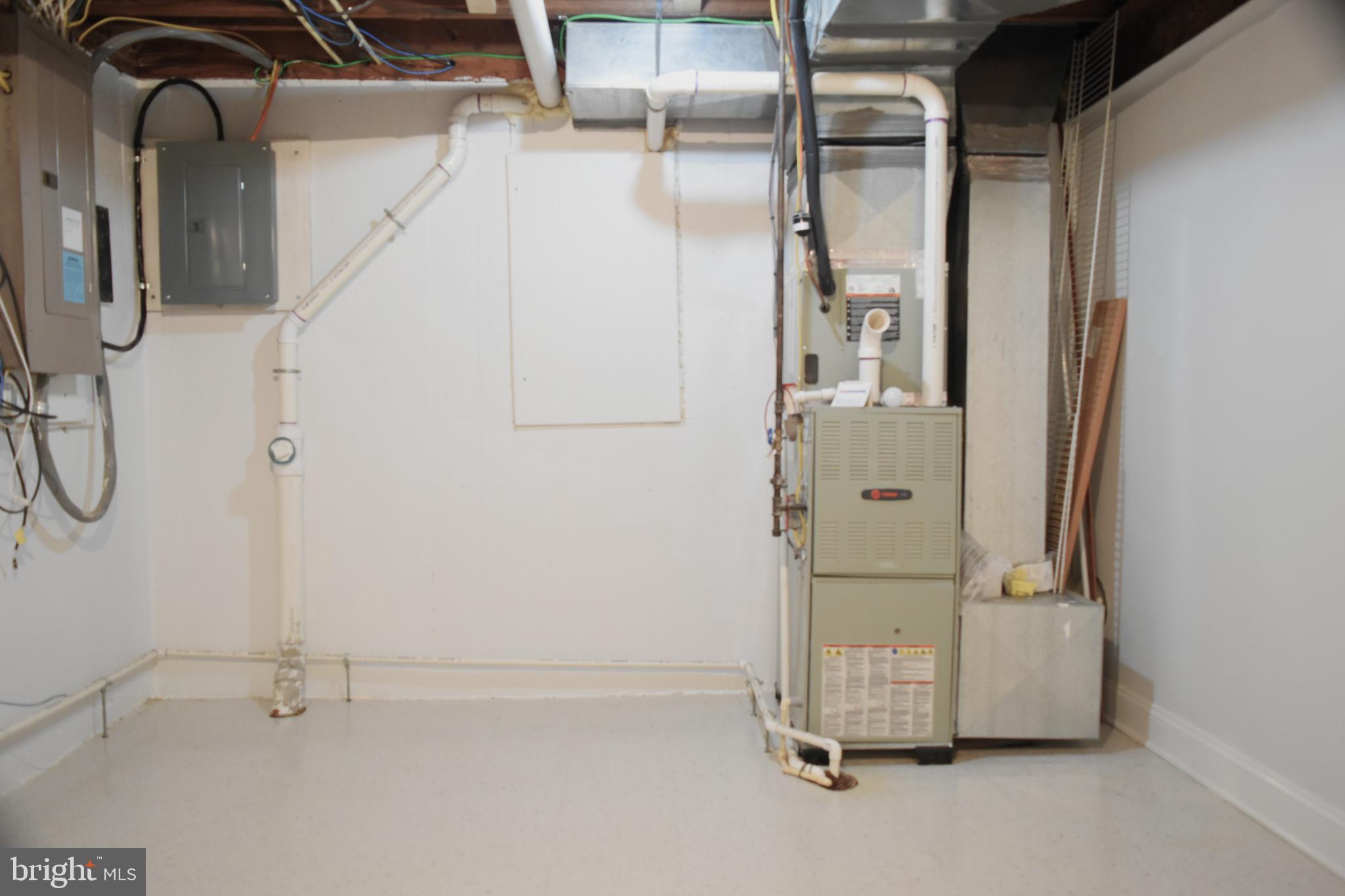 REGENCY ESTATES - Residential Lease