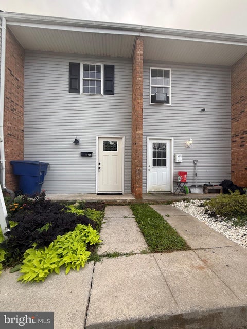 Townhouse For Rent - 135 Beeden Lane<br/> Warren County, FRONT ROYAL, VA 22630