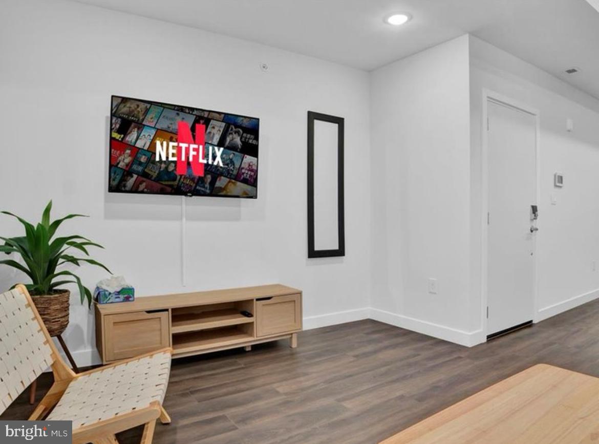 TEMPLE UNIVERSITY - Residential Lease