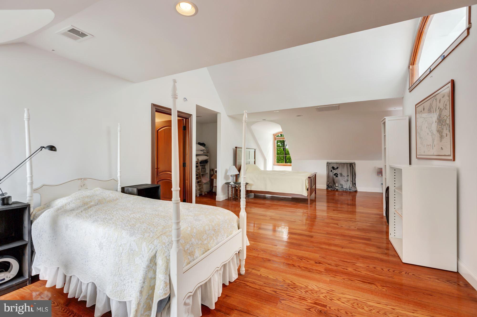 BROOKHAVEN - Residential