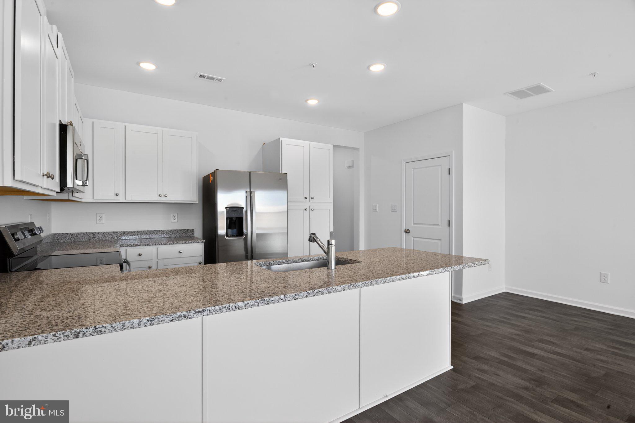319 CLEMENT LOOP