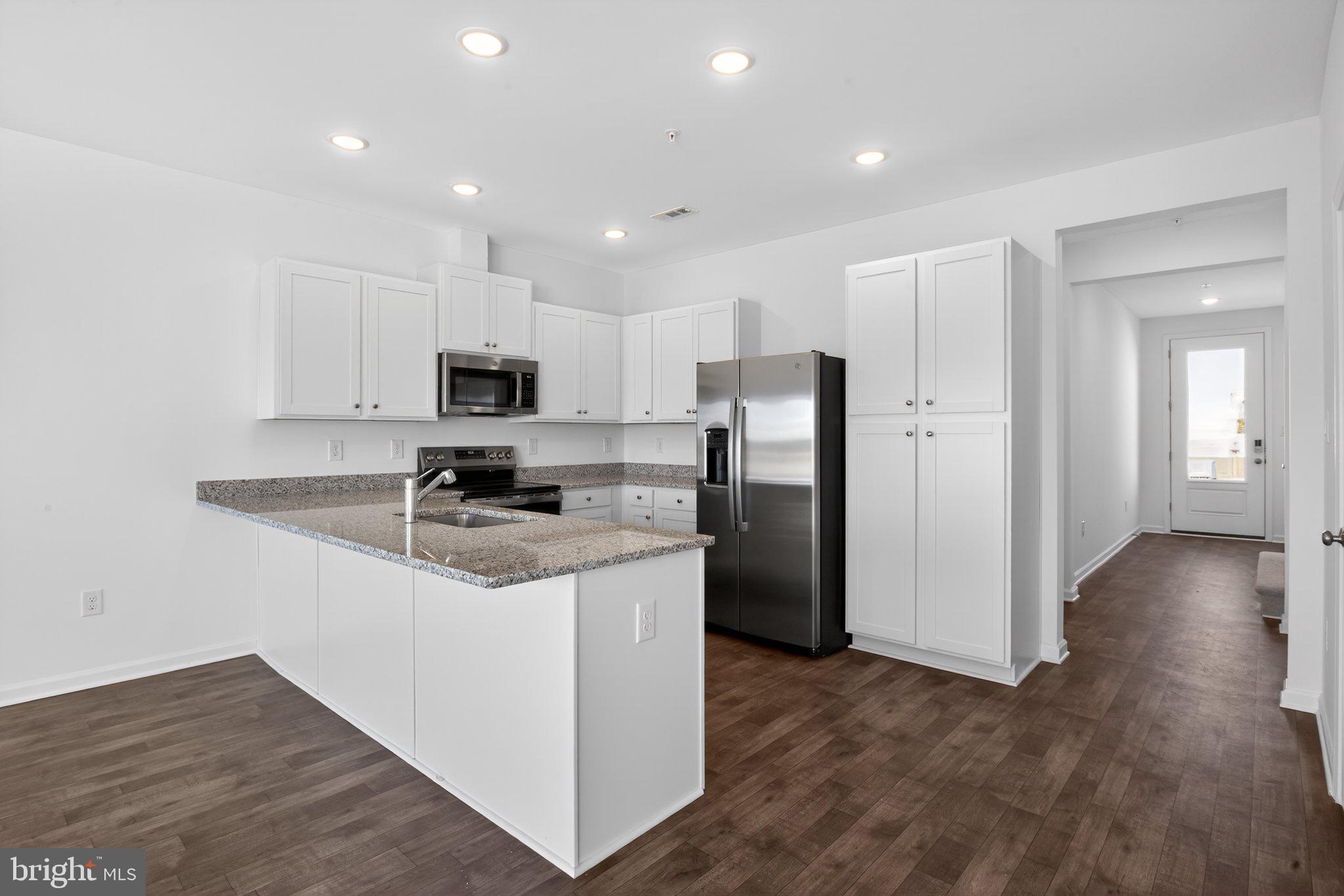 319 CLEMENT LOOP
