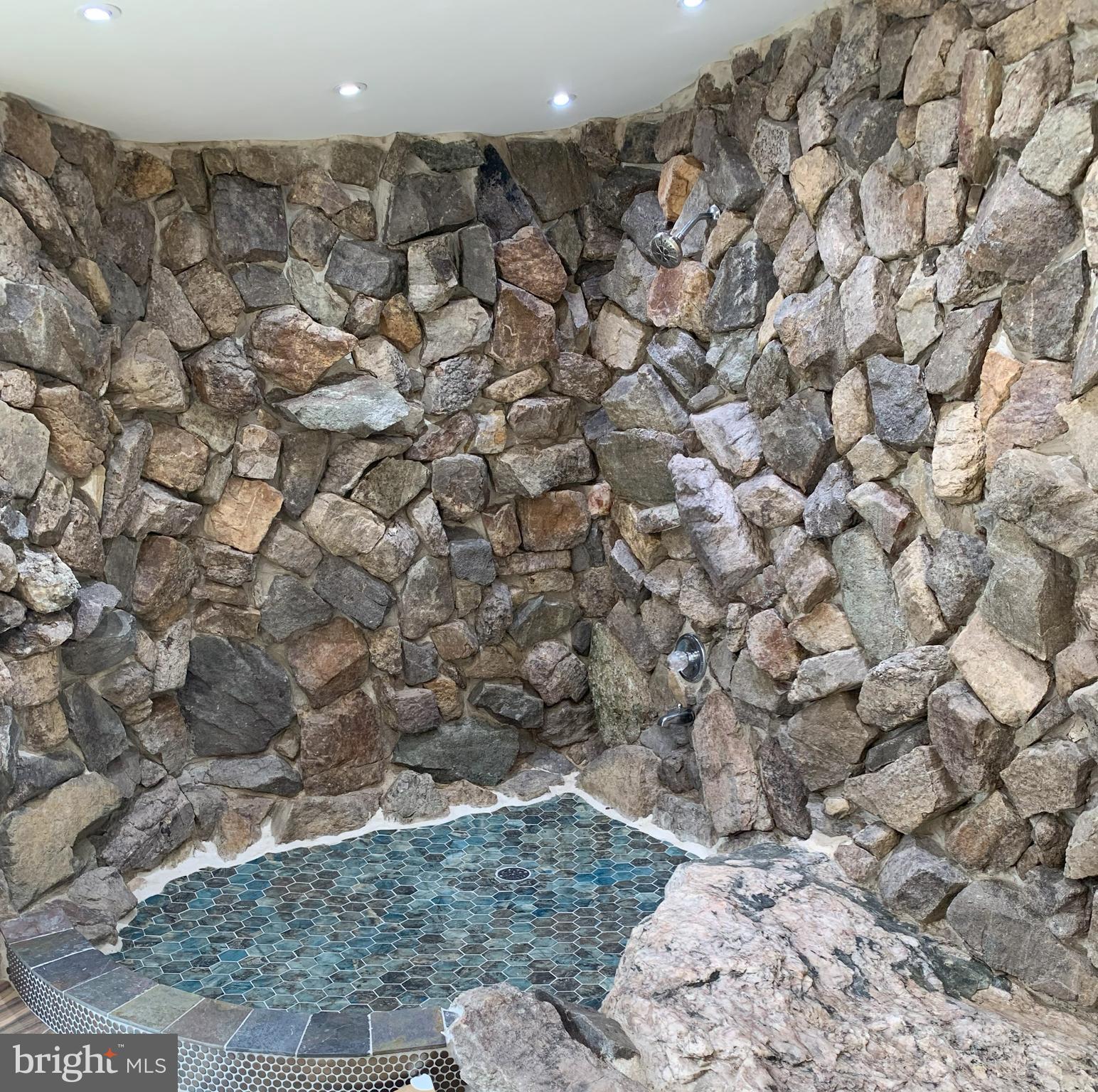 VALLEY FORGE MTN - Residential