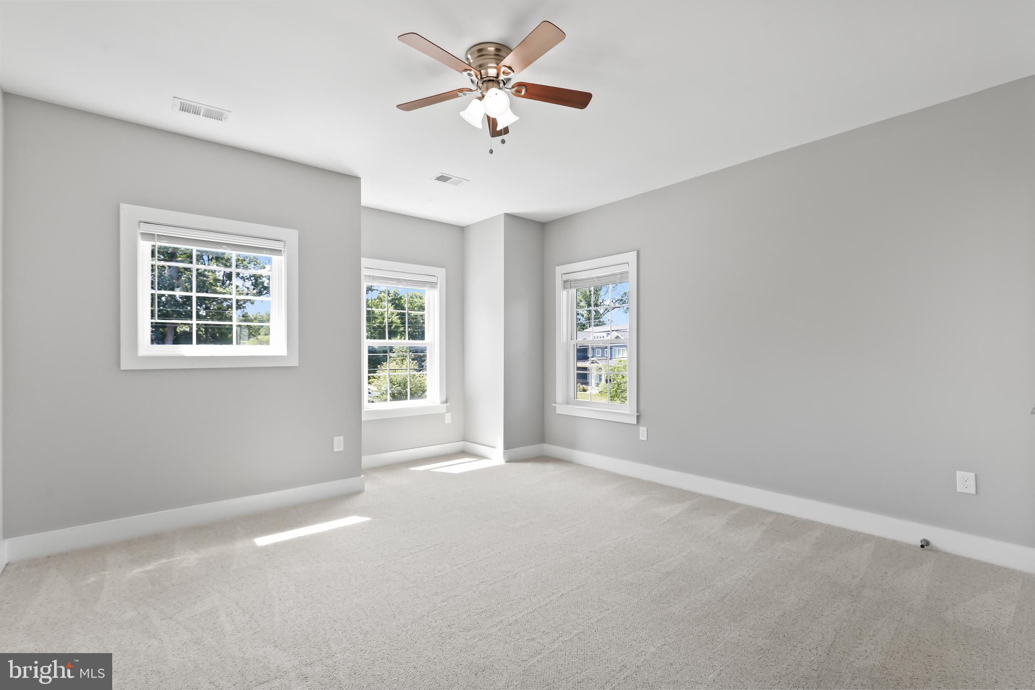 VIENNA WOODS - Residential