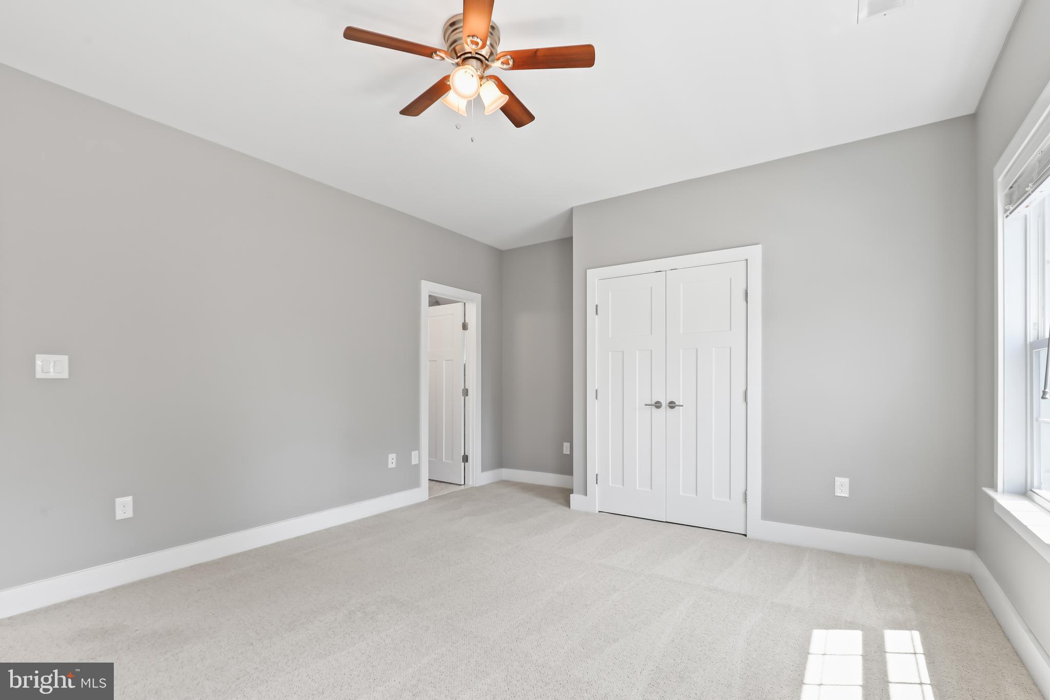 VIENNA WOODS - Residential