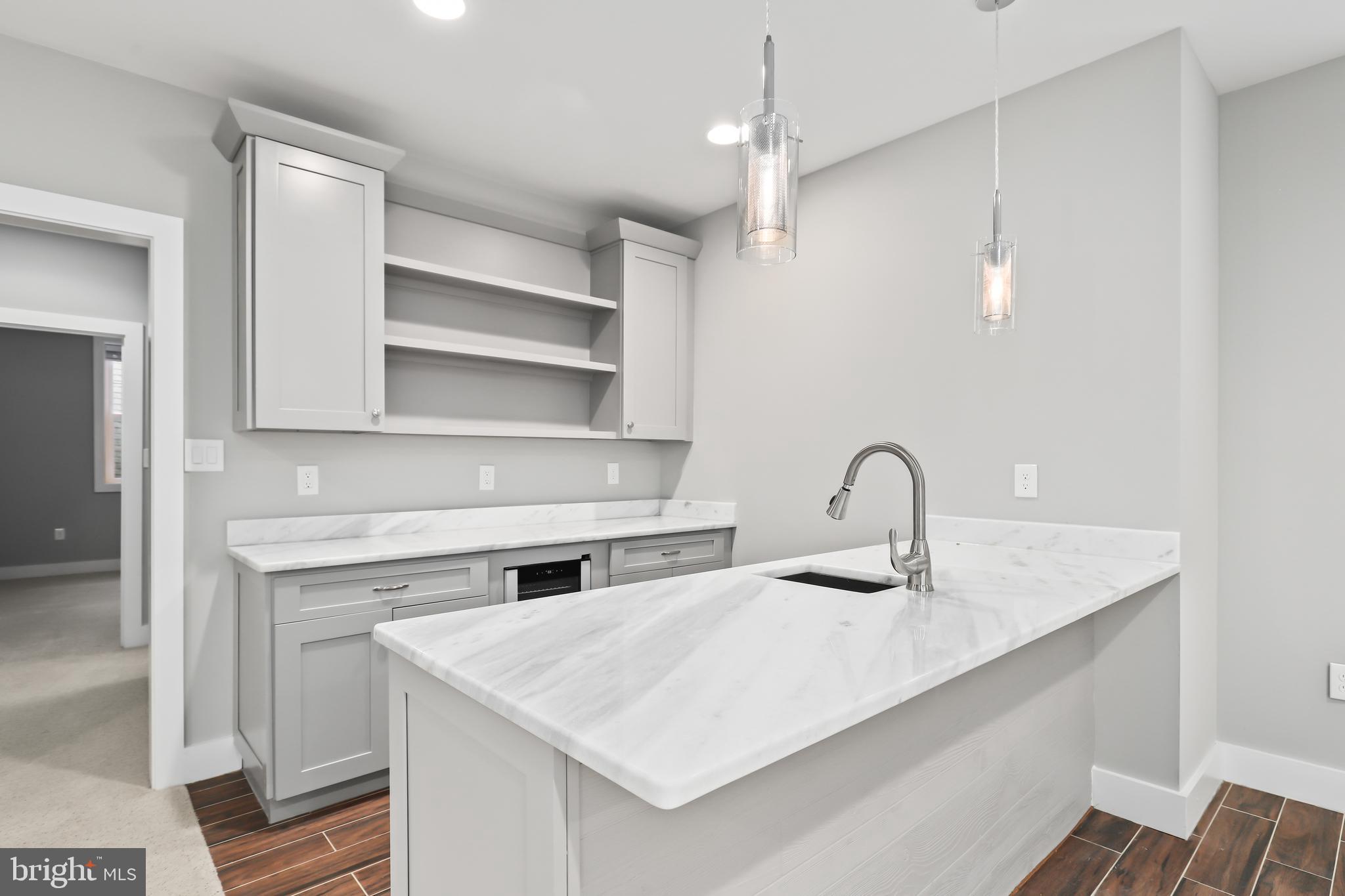 VIENNA WOODS - Residential