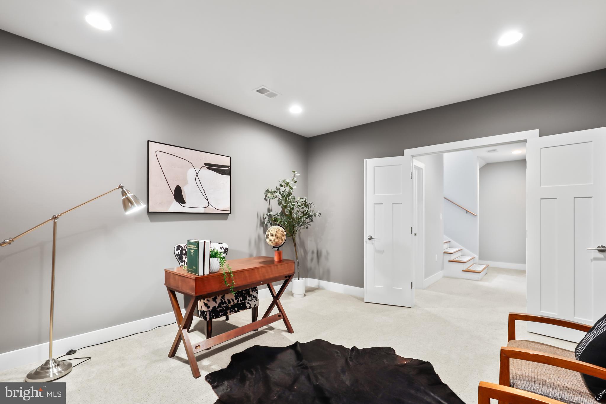 VIENNA WOODS - Residential