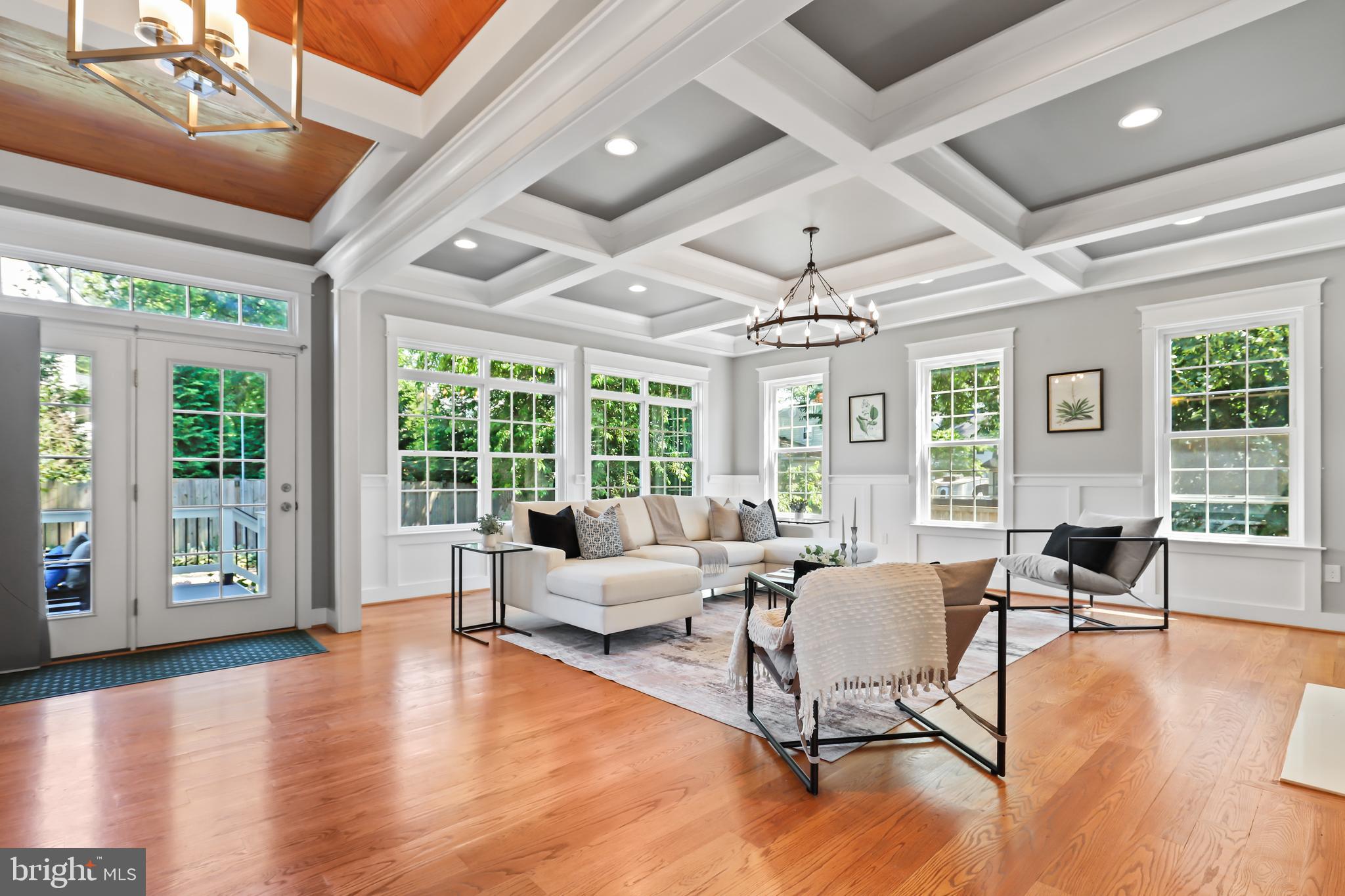 VIENNA WOODS - Residential