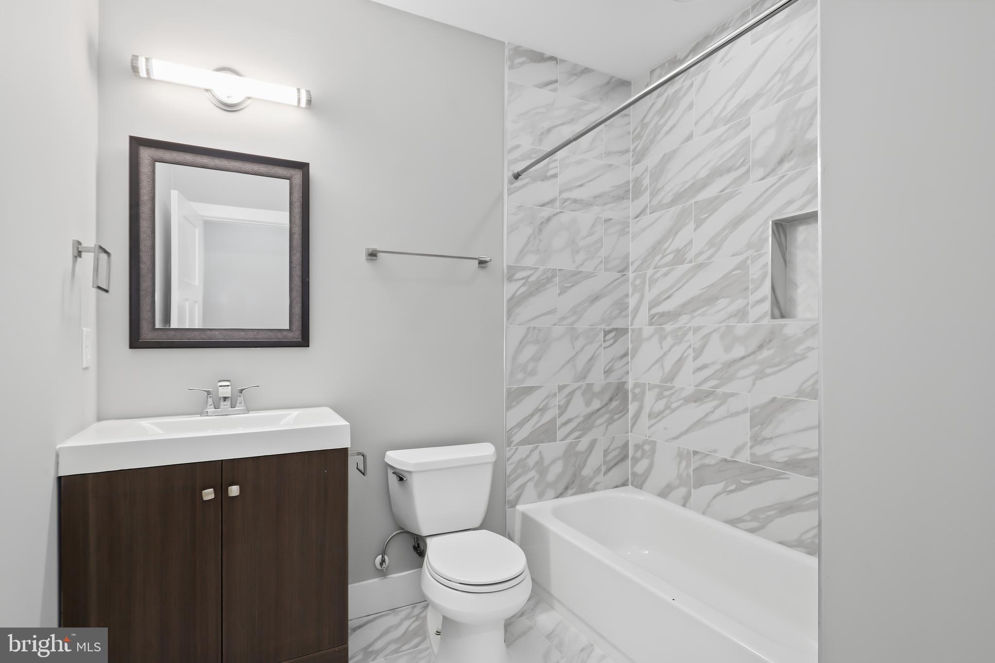 VIENNA WOODS - Residential