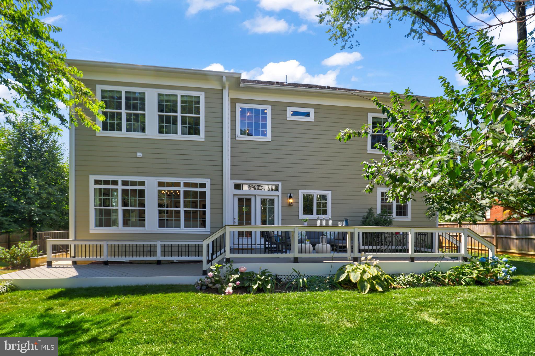 VIENNA WOODS - Residential