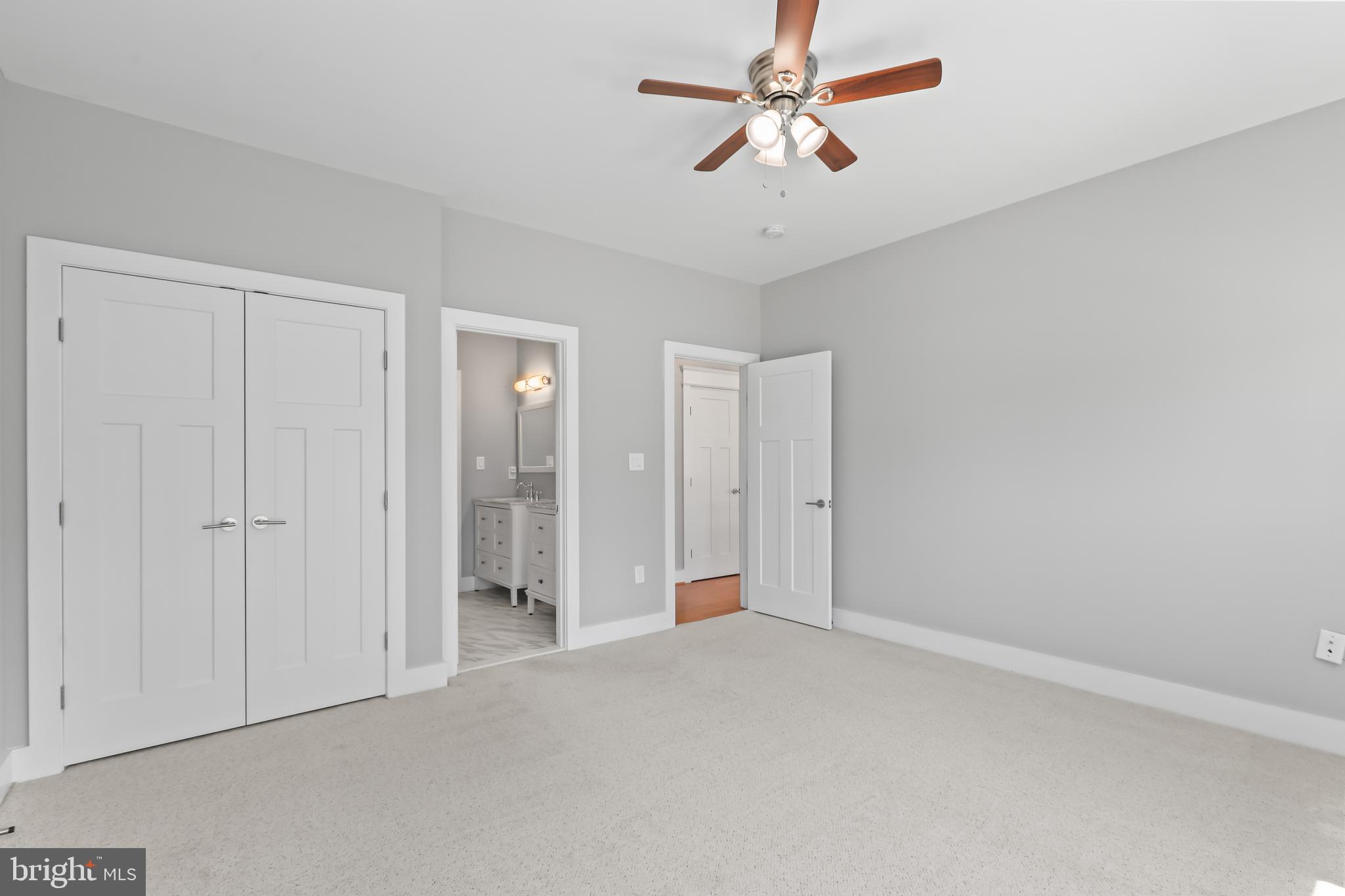 VIENNA WOODS - Residential