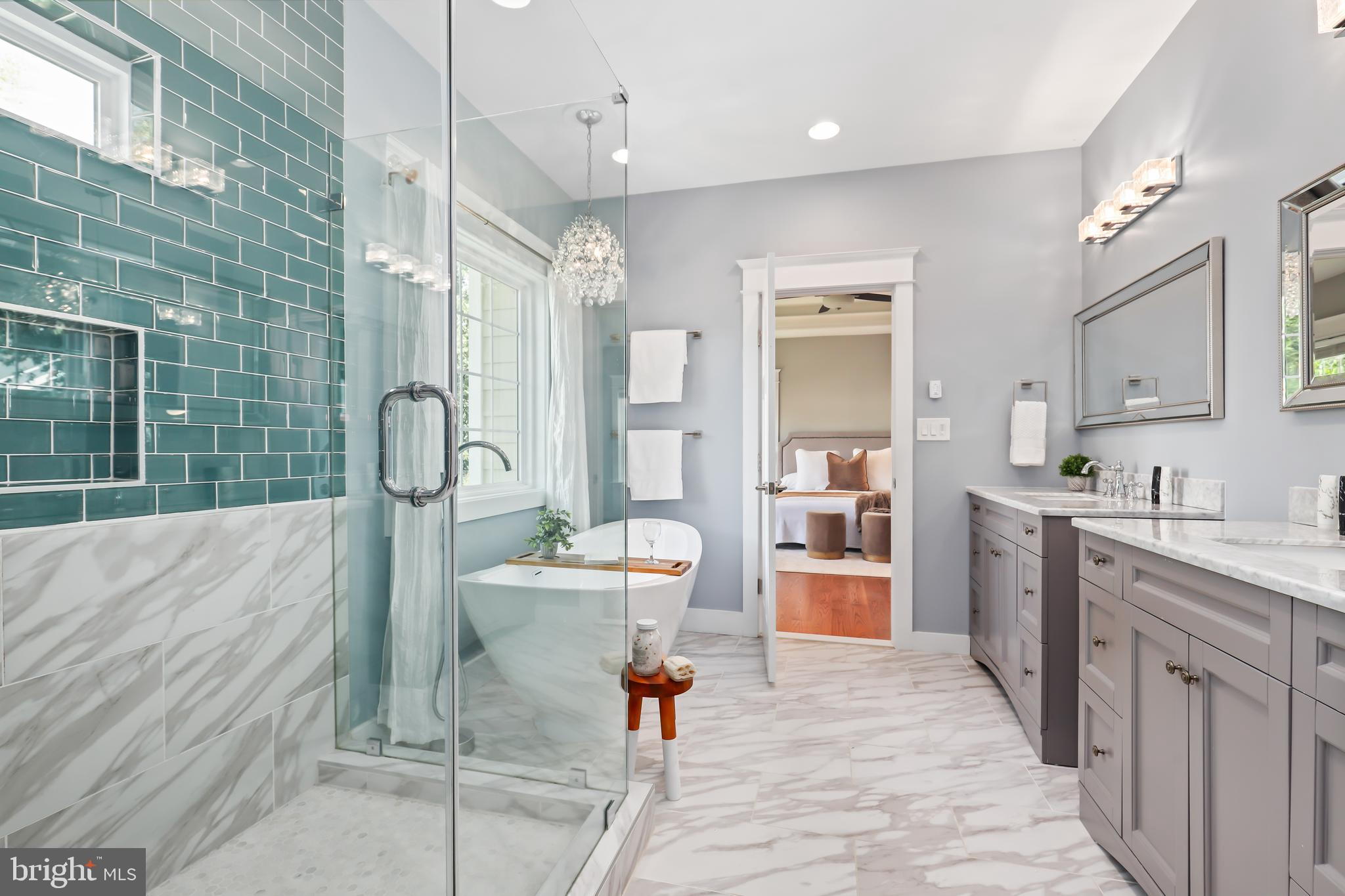 VIENNA WOODS - Residential