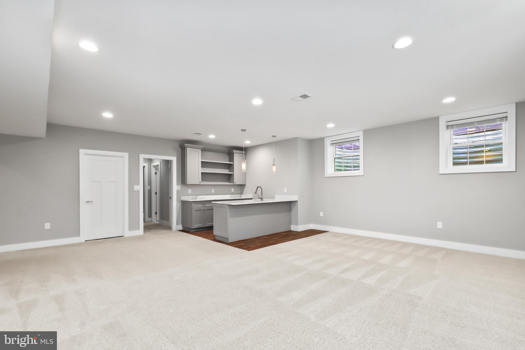 VIENNA WOODS - Residential