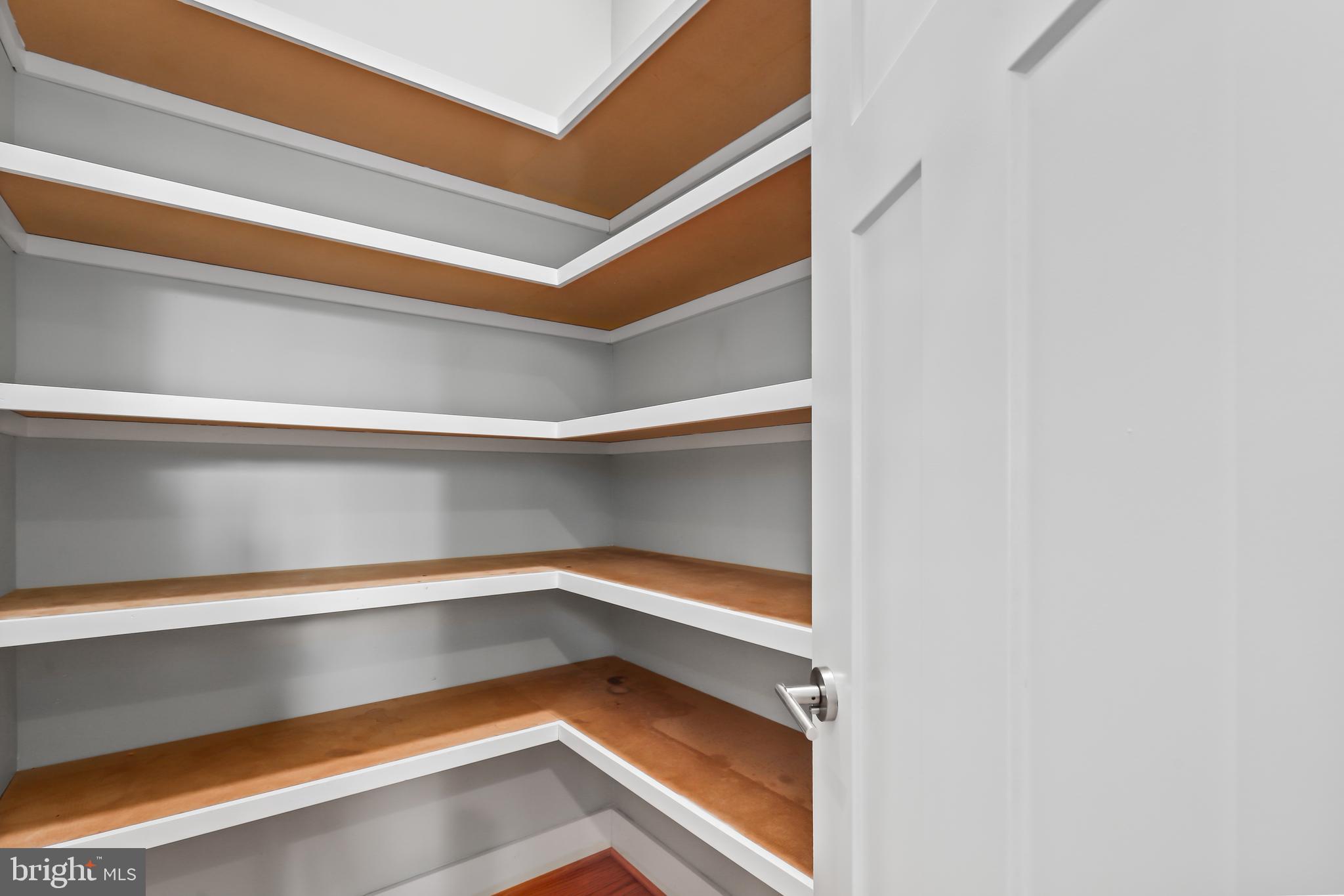 VIENNA WOODS - Residential