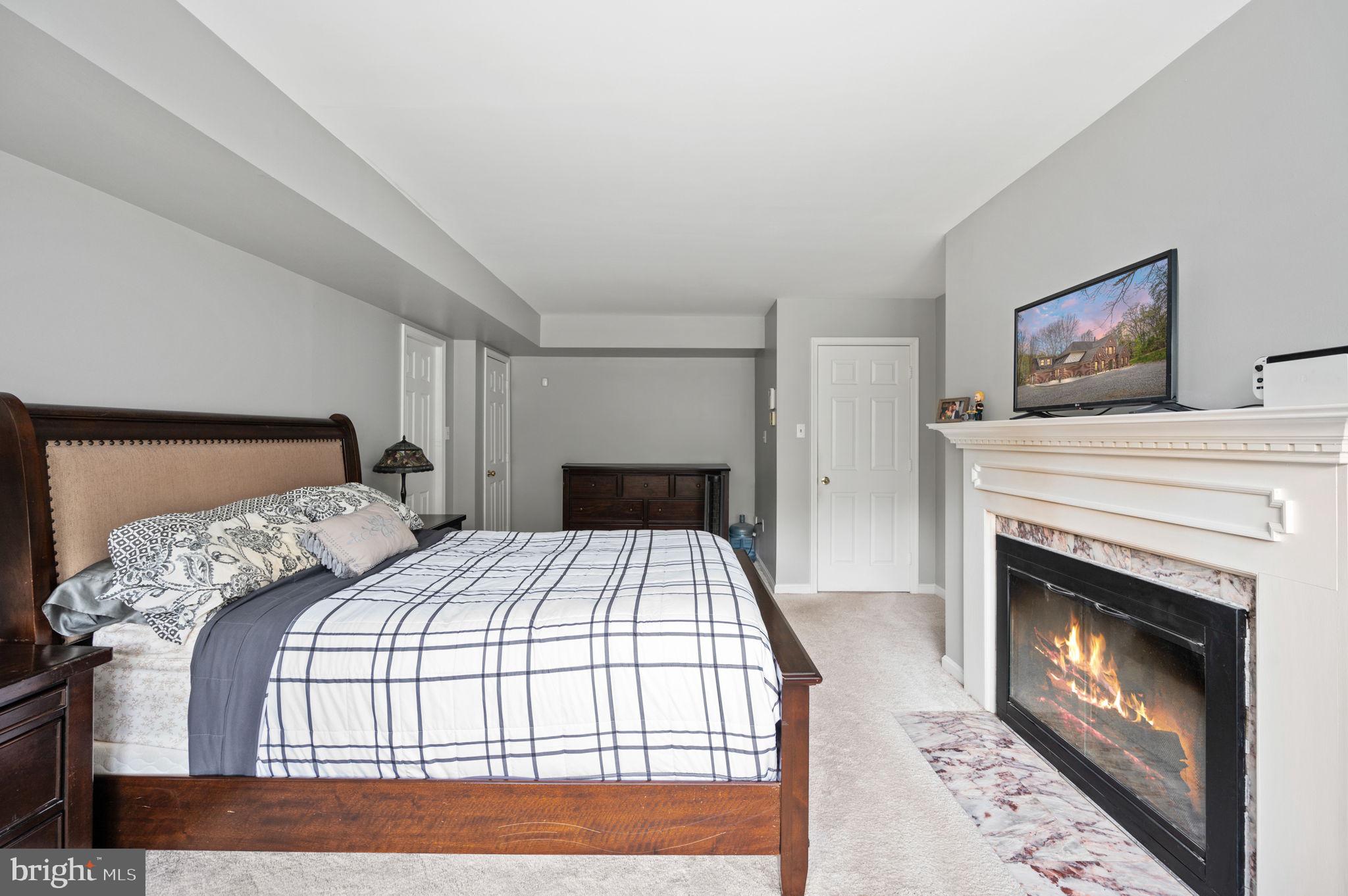 HARTLAKE ESTATES - Residential