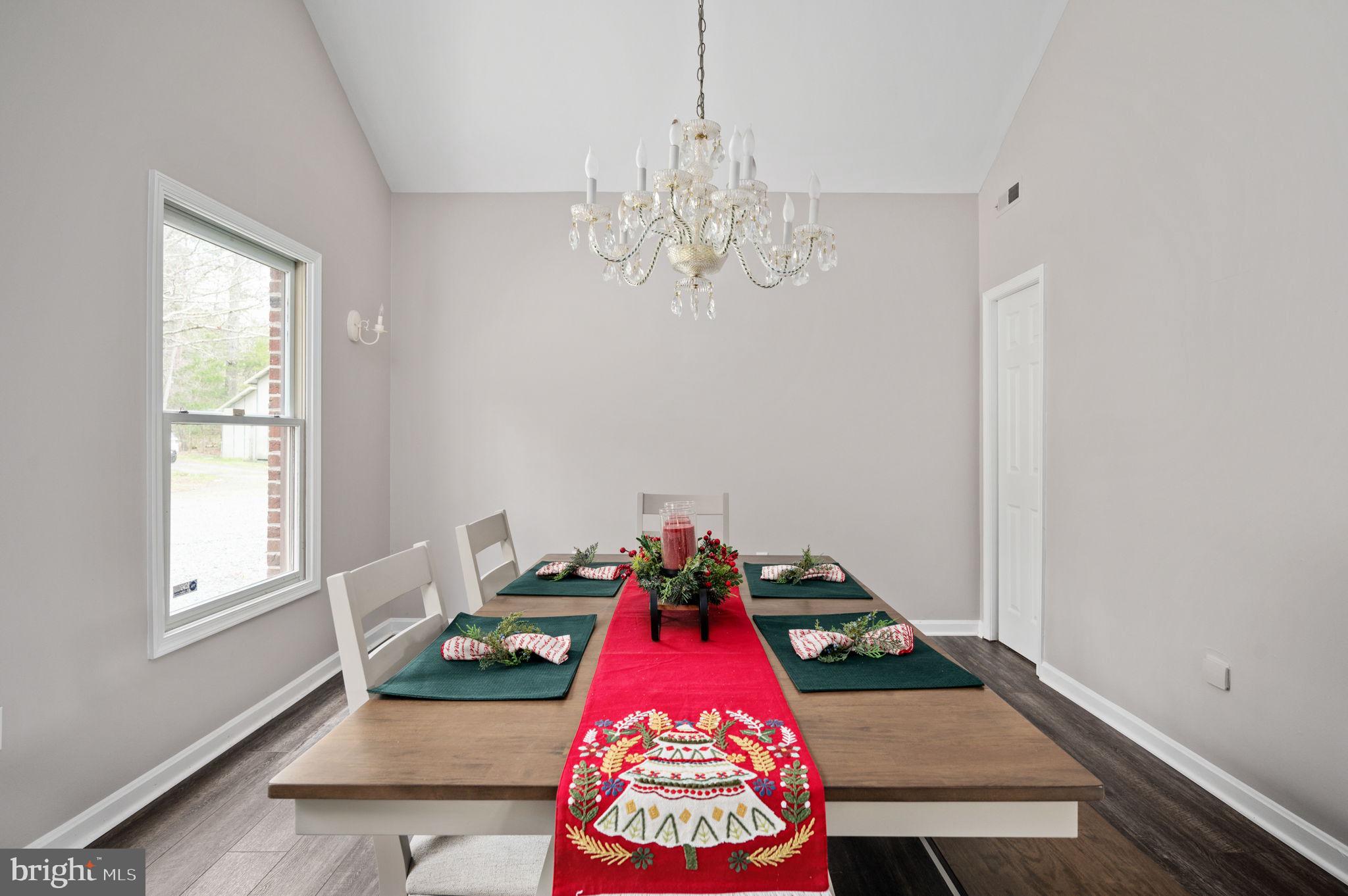 HARTLAKE ESTATES - Residential