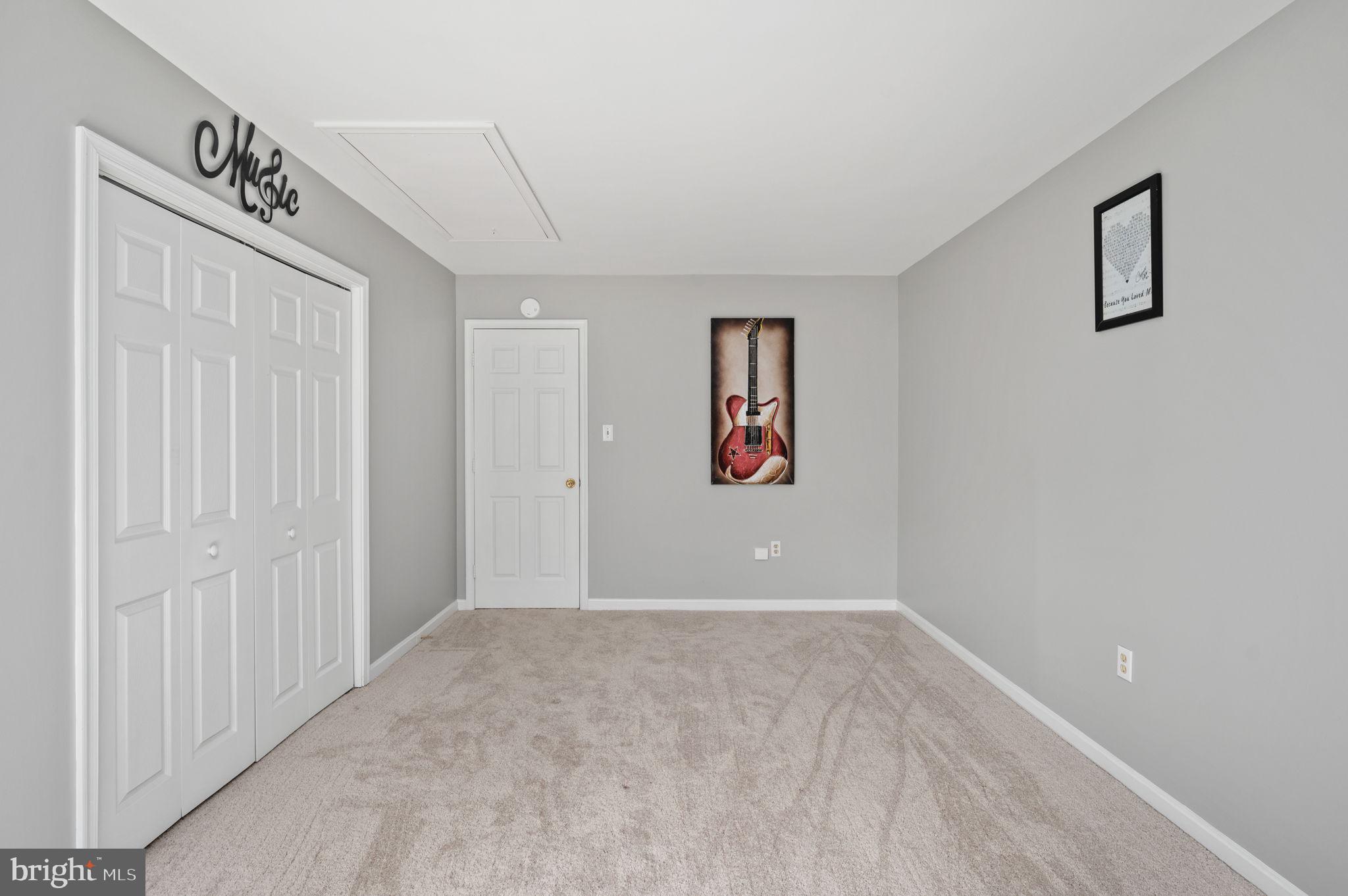 HARTLAKE ESTATES - Residential