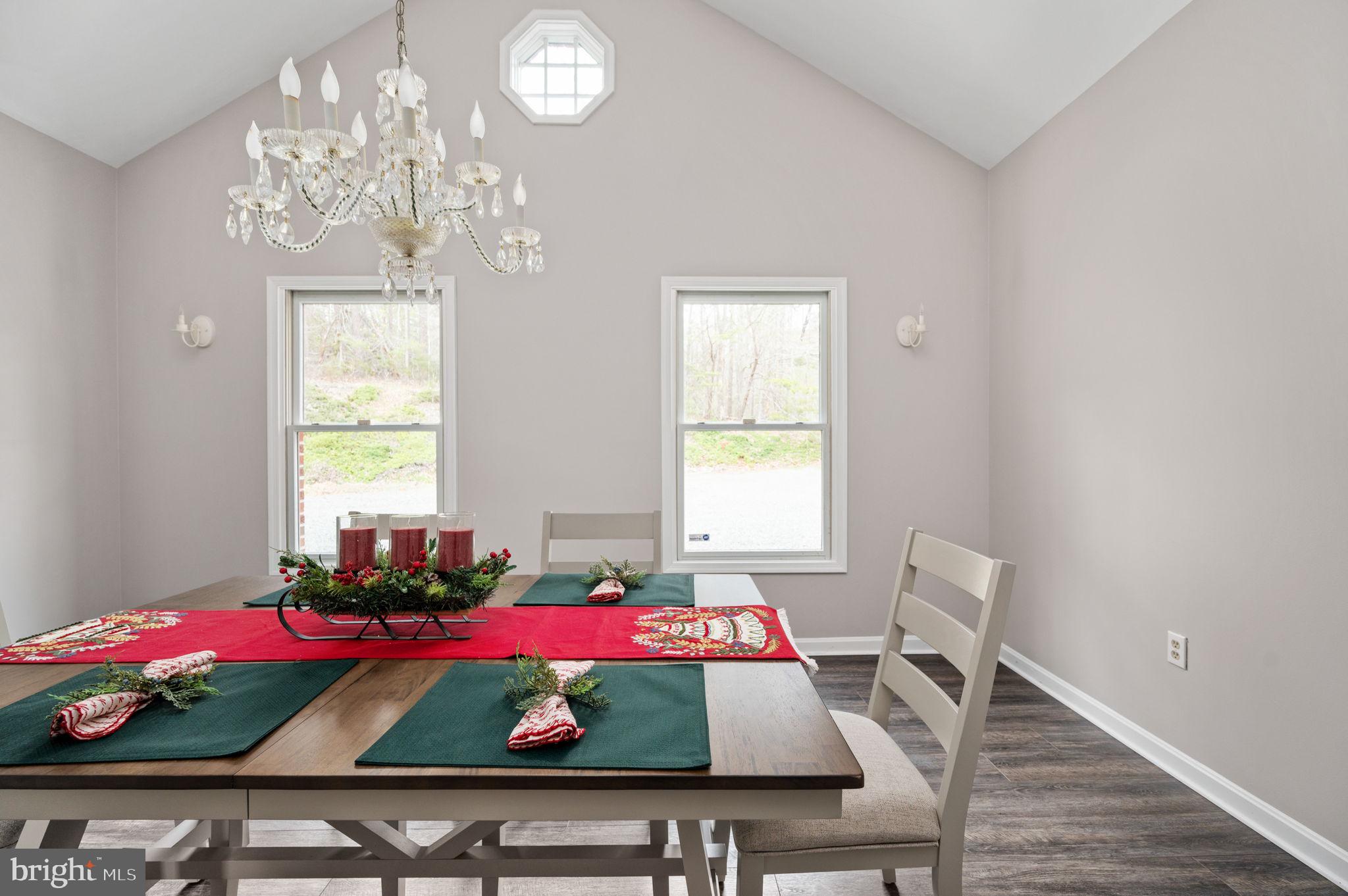 HARTLAKE ESTATES - Residential