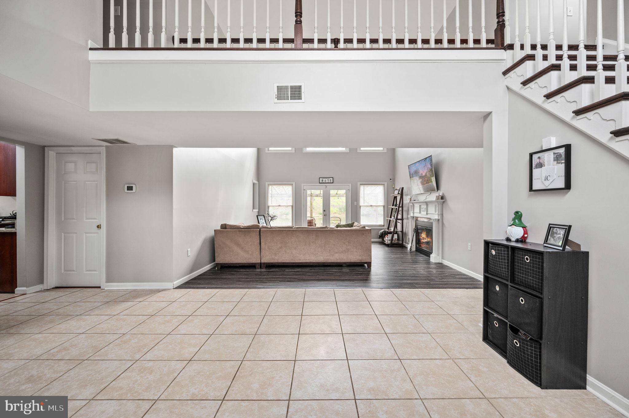 HARTLAKE ESTATES - Residential