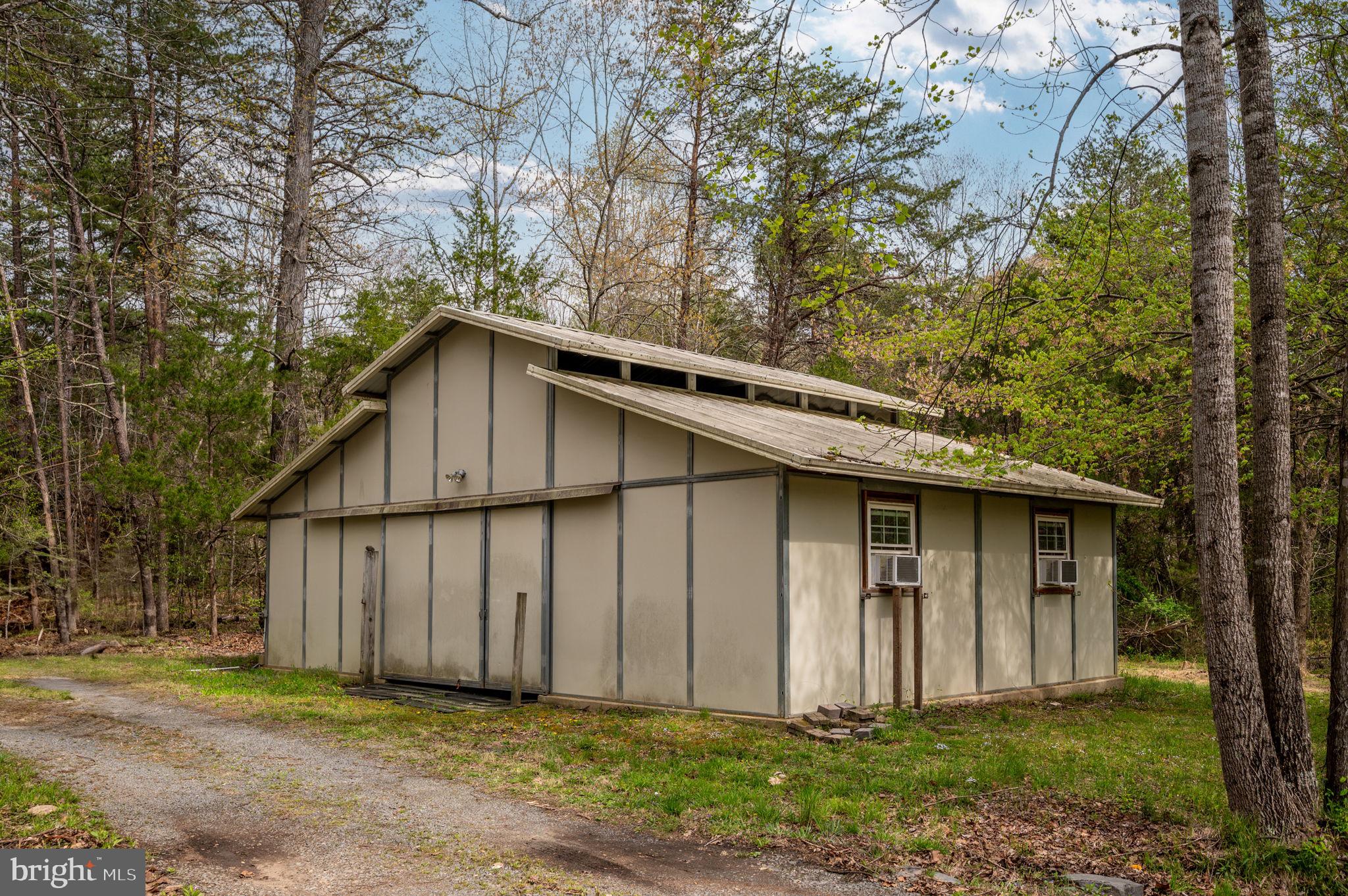 HARTLAKE ESTATES - Residential