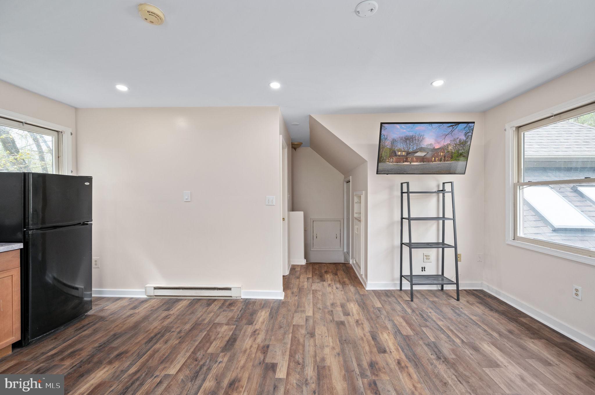 HARTLAKE ESTATES - Residential