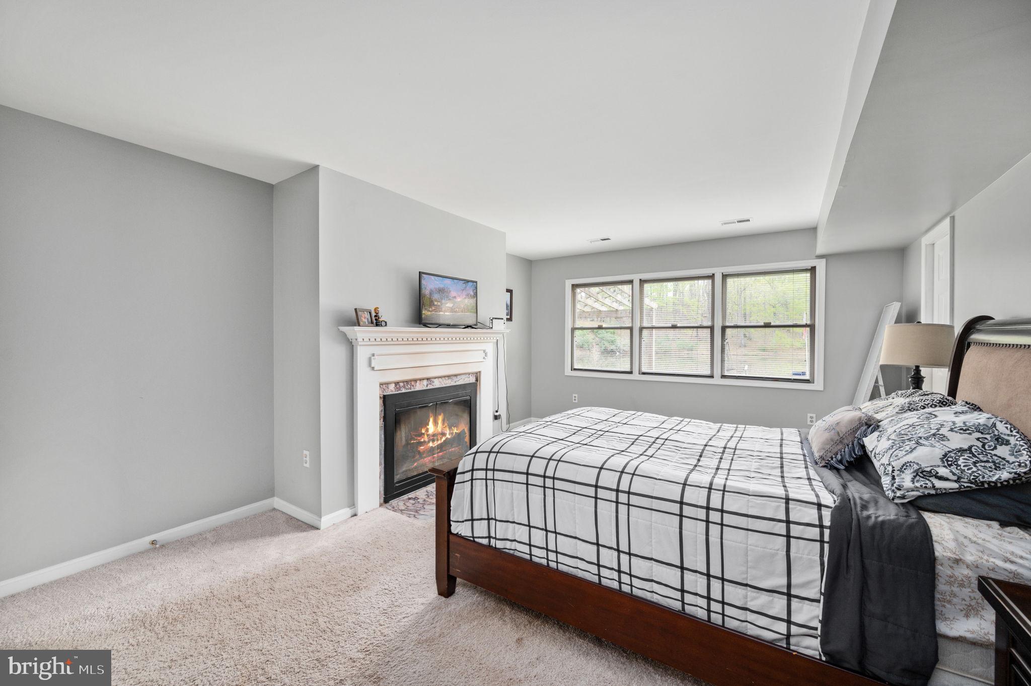 HARTLAKE ESTATES - Residential