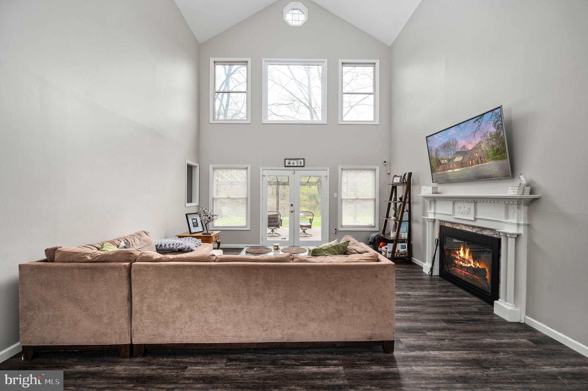 HARTLAKE ESTATES - Residential