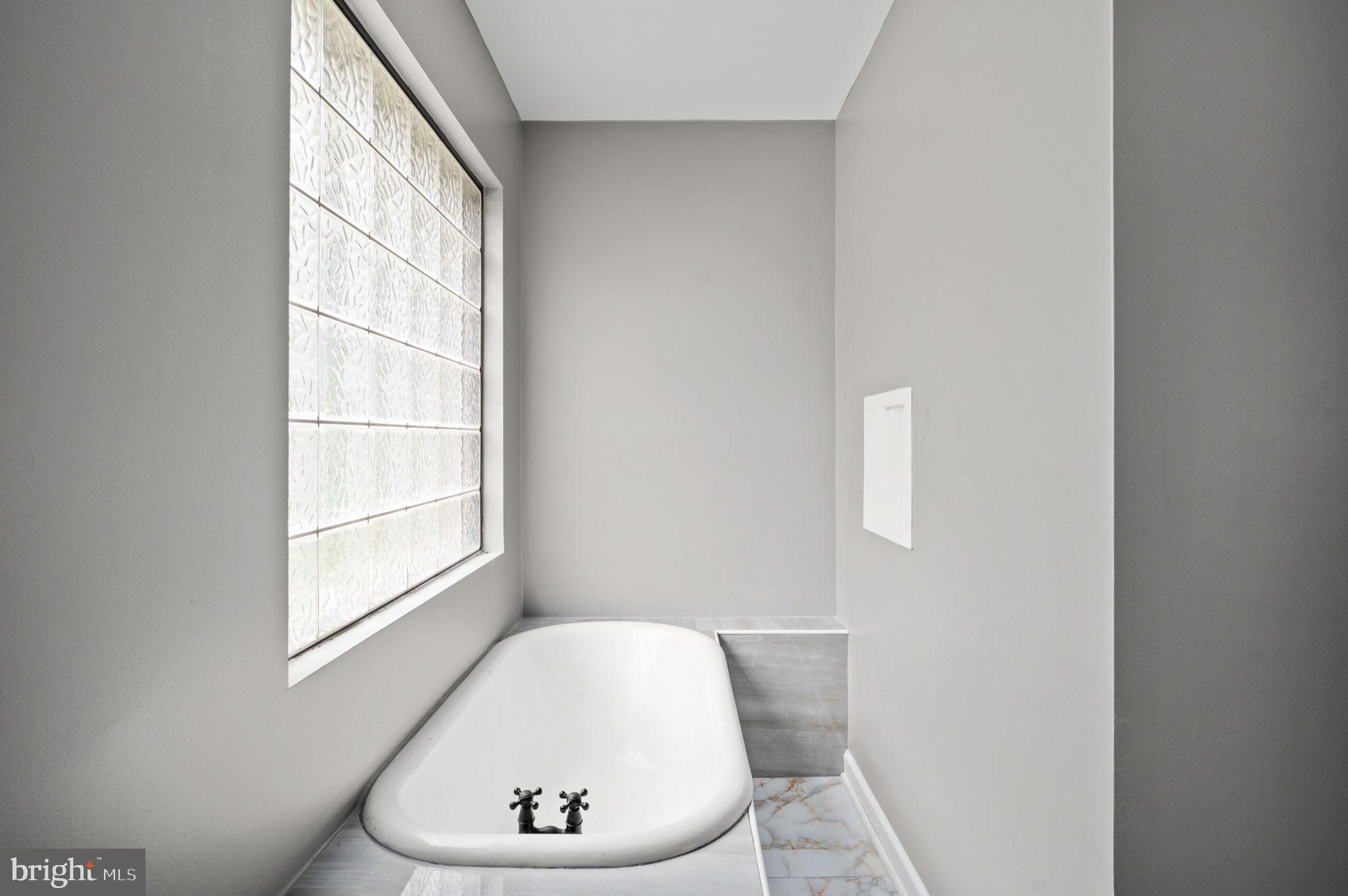 HARTLAKE ESTATES - Residential