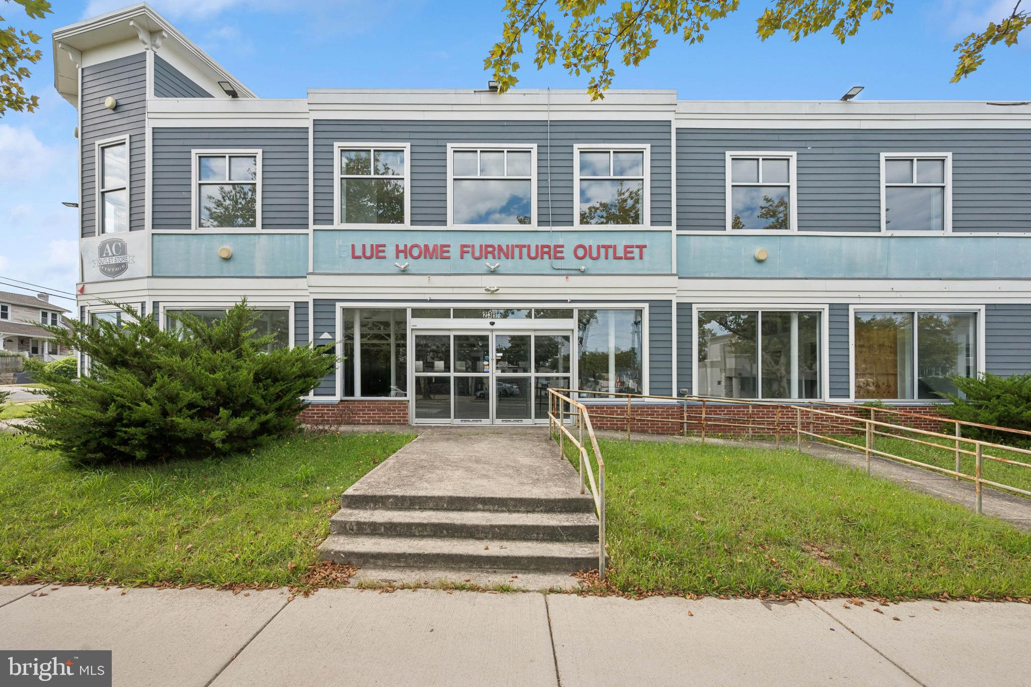 239 W LANDIS AVENUE