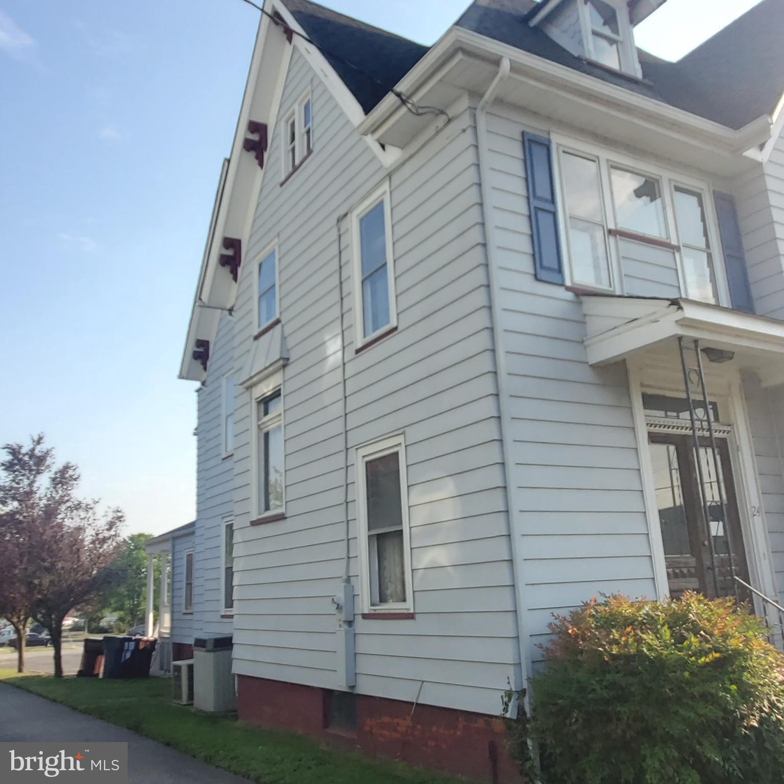 24 EAST AVENUE
