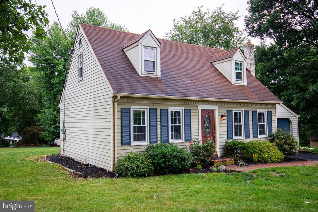 Photo of 4 PICNIC WOODS RD, LITITZ, PA 17543 (MLS # PALA2036954)