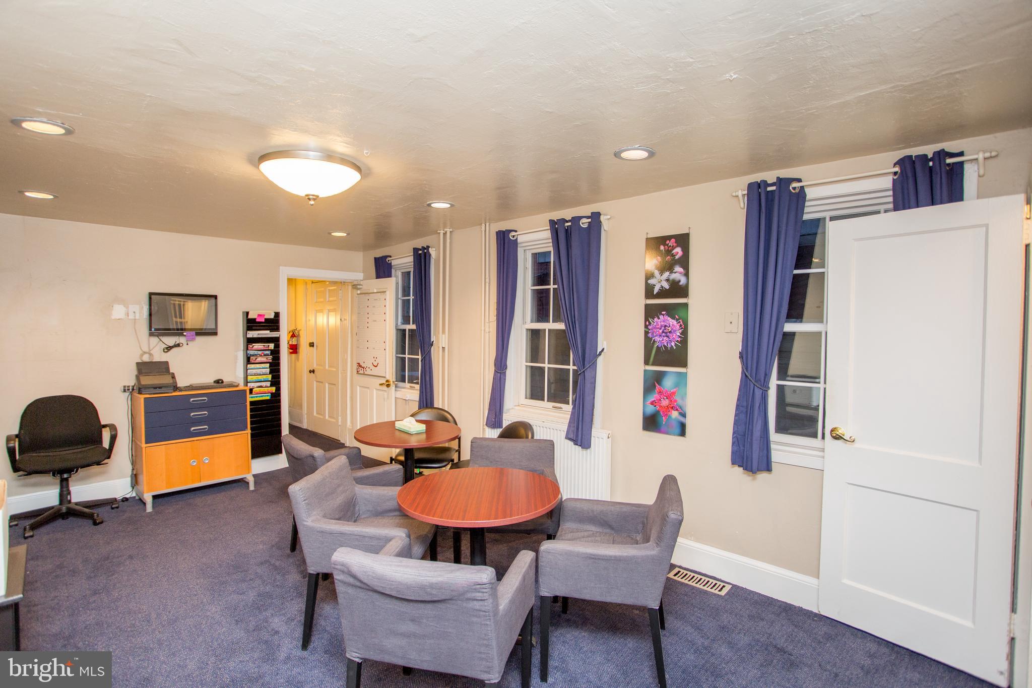 RITTENHOUSE SQUARE - Commercial Sale