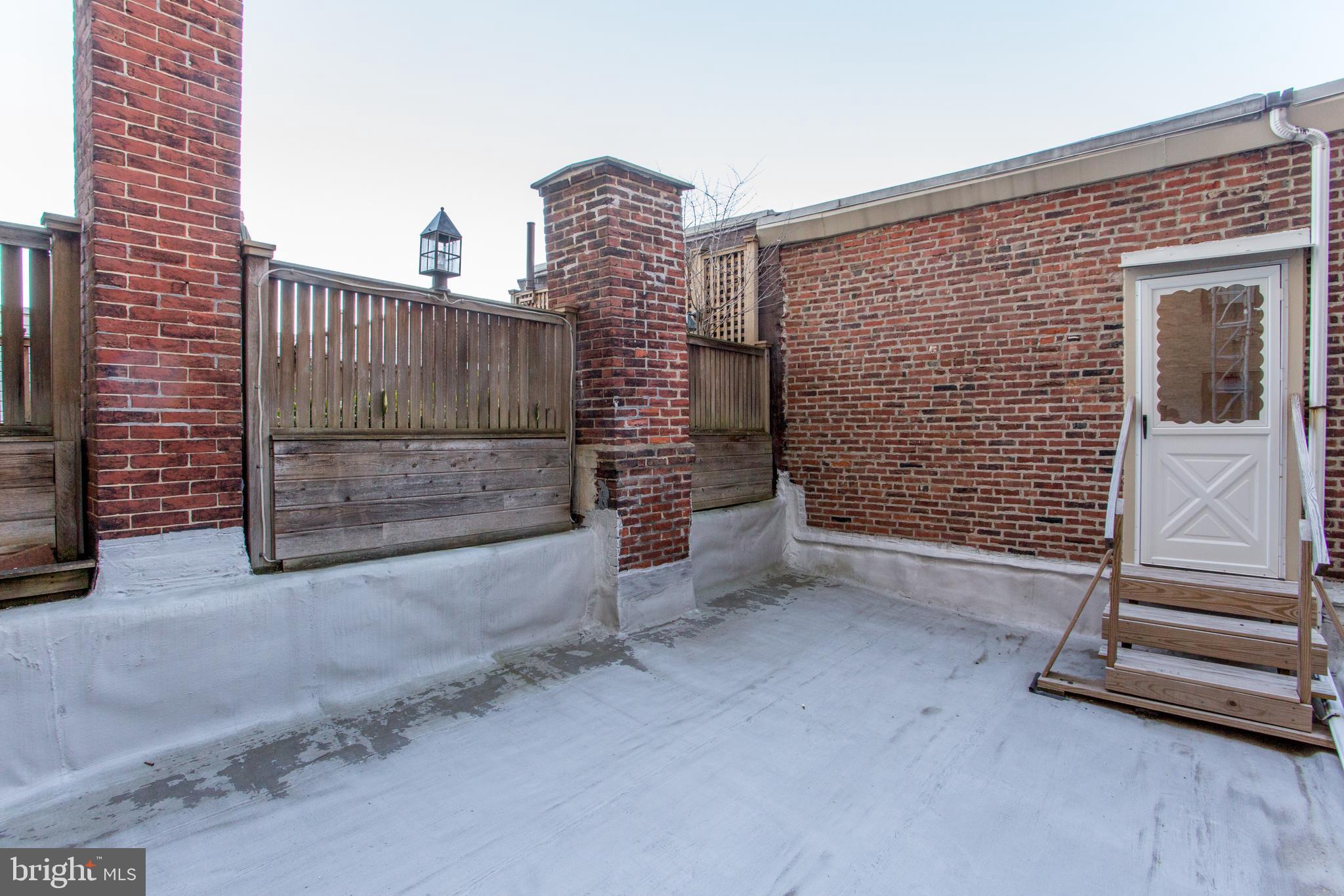 RITTENHOUSE SQUARE - Commercial Sale