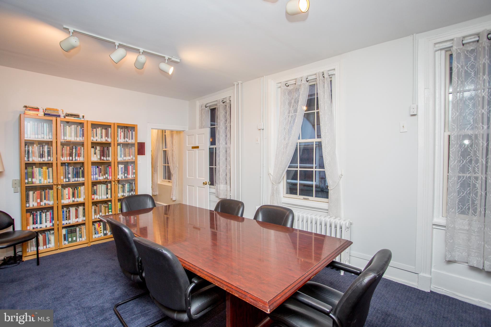 RITTENHOUSE SQUARE - Commercial Sale