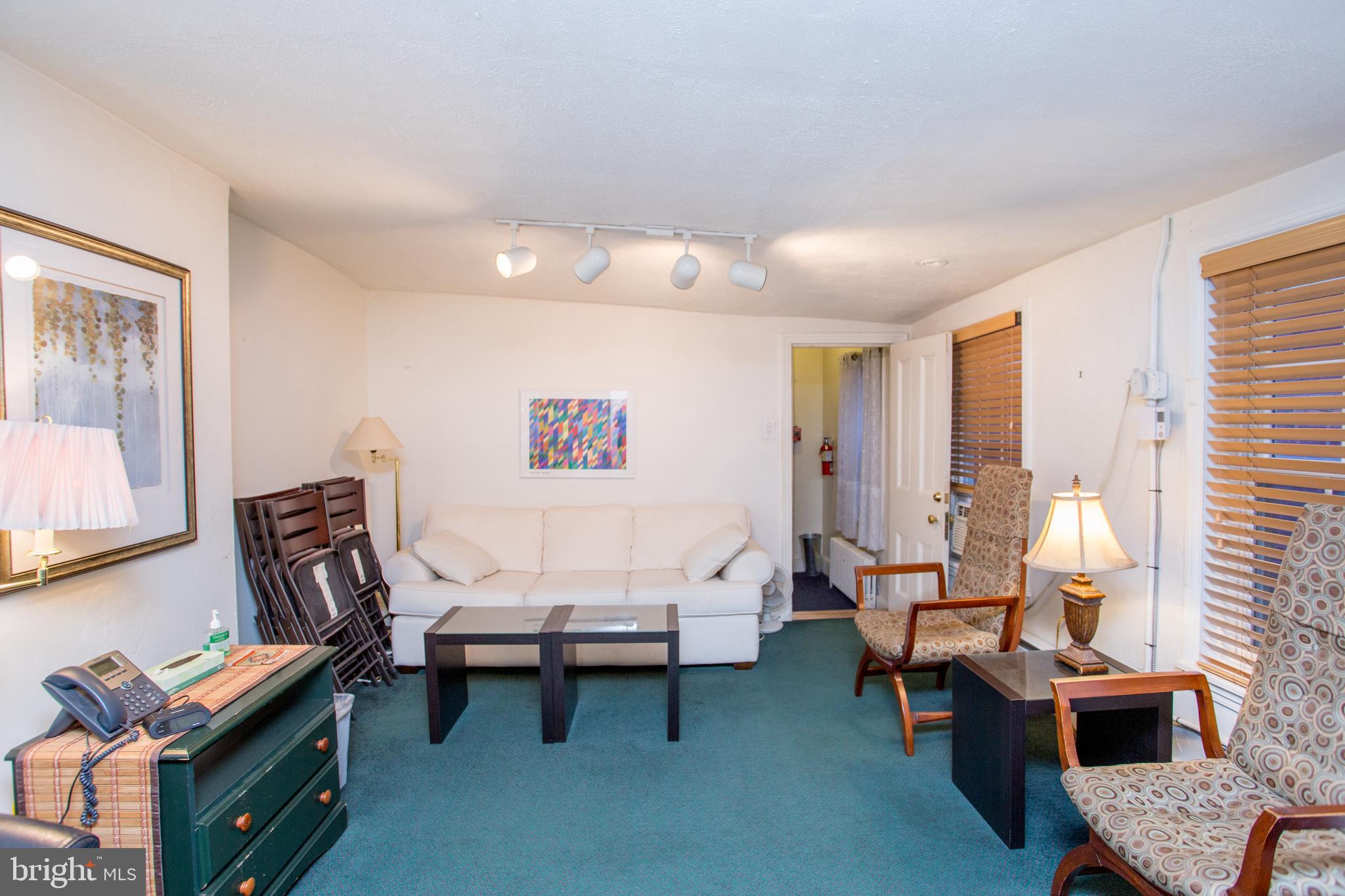 RITTENHOUSE SQUARE - Commercial Sale