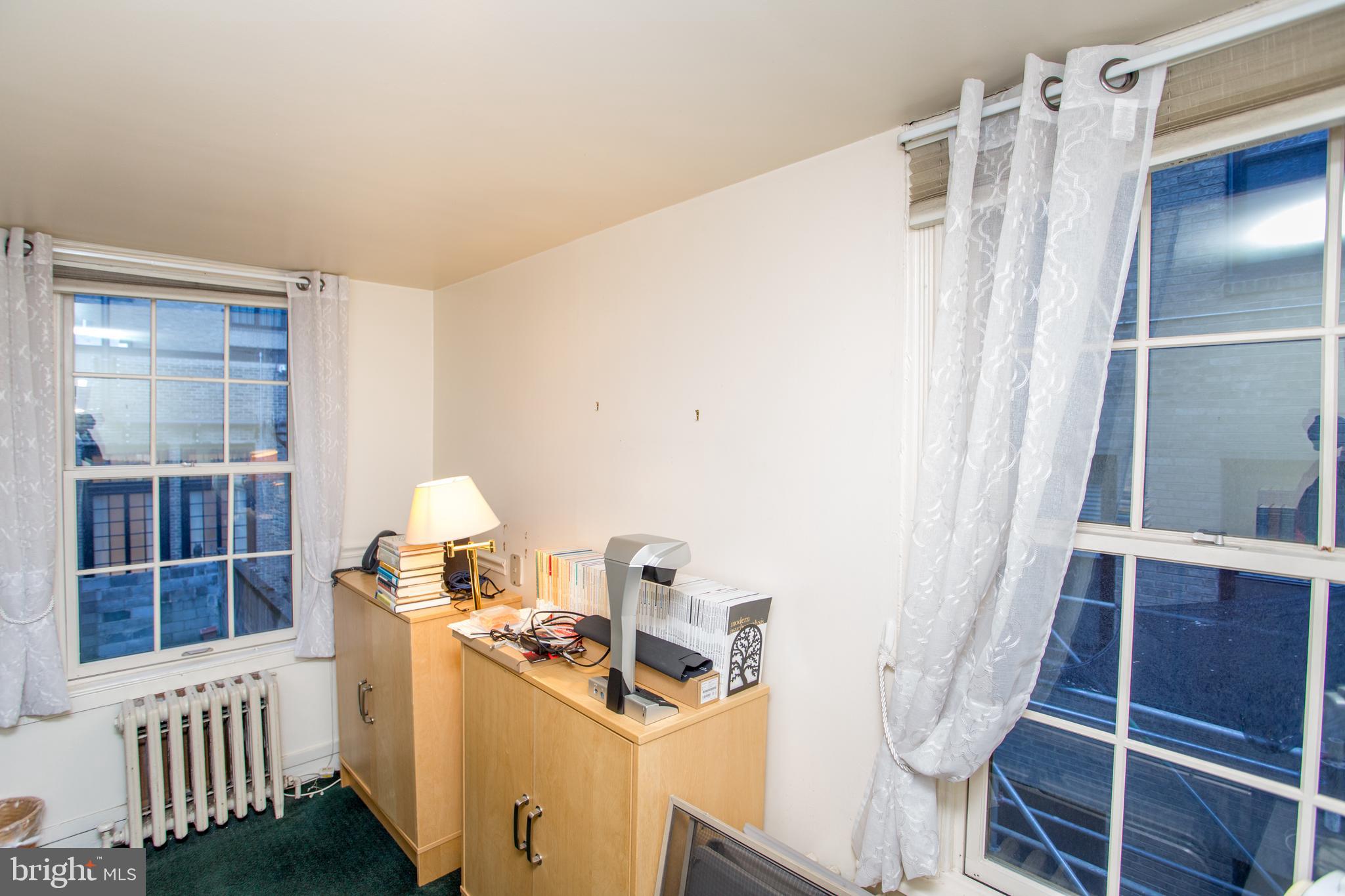 RITTENHOUSE SQUARE - Commercial Sale