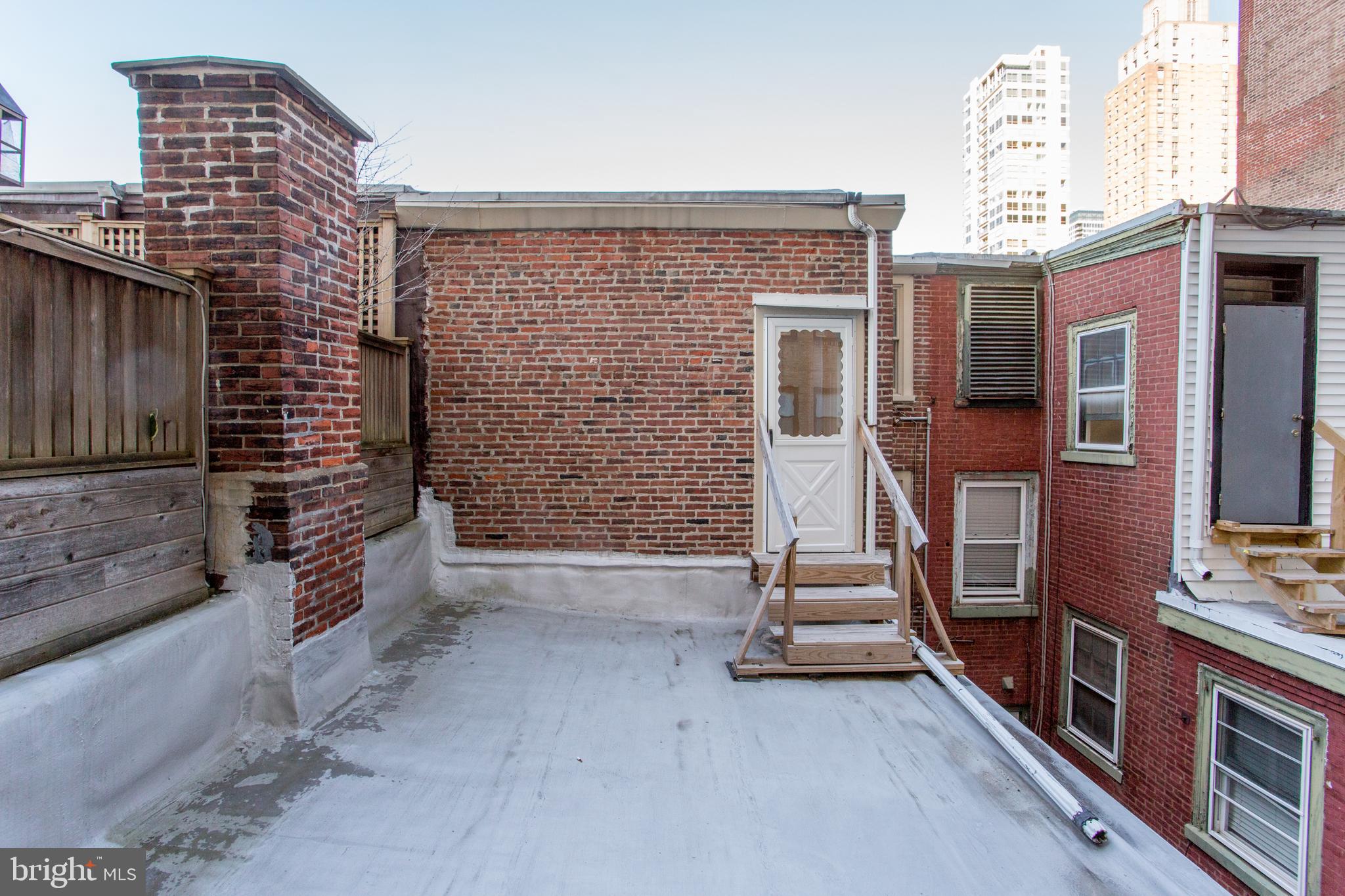 RITTENHOUSE SQUARE - Commercial Sale