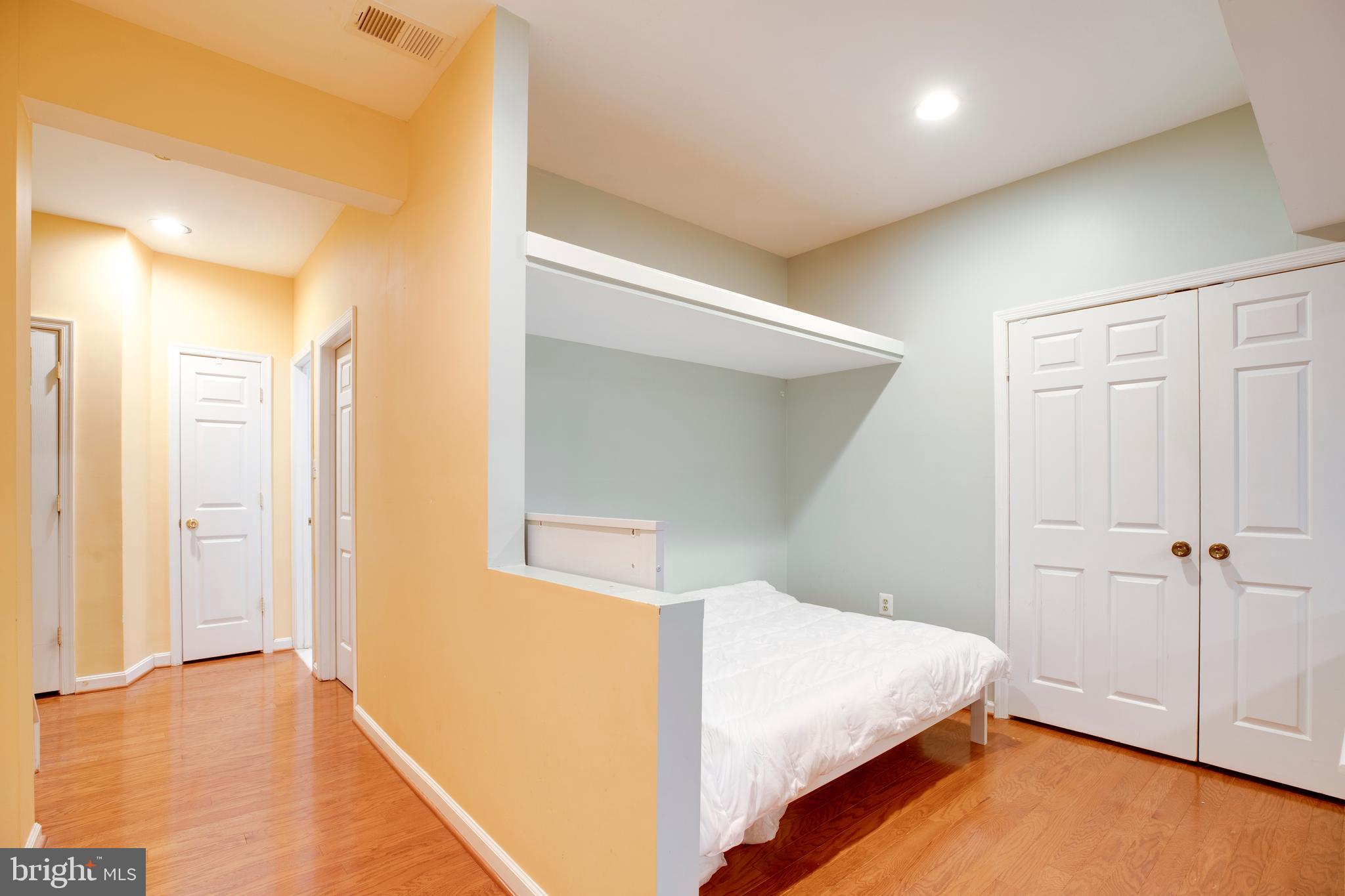 FOXFIELD - Residential Lease