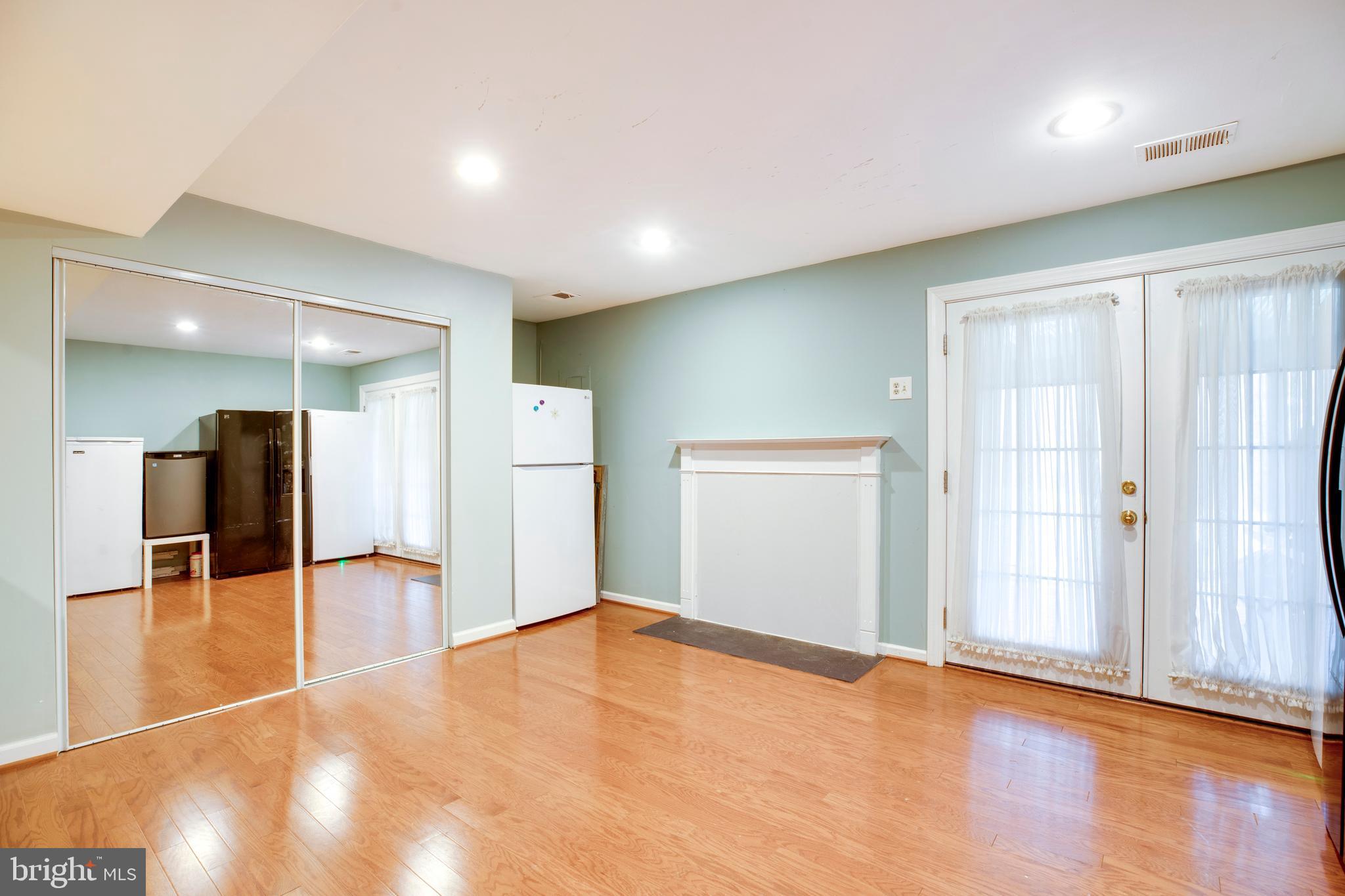 FOXFIELD - Residential Lease