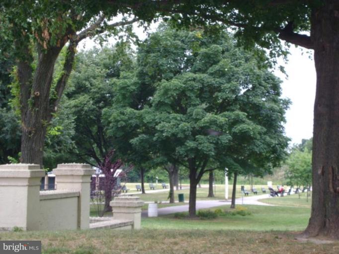 LOCUST POINT - Residential