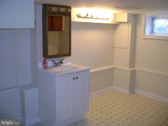 LOCUST POINT - Residential