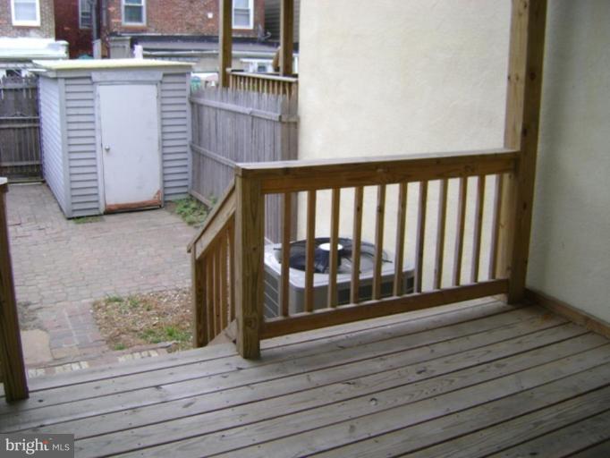 LOCUST POINT - Residential