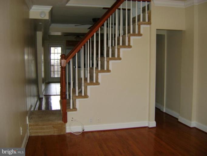 LOCUST POINT - Residential