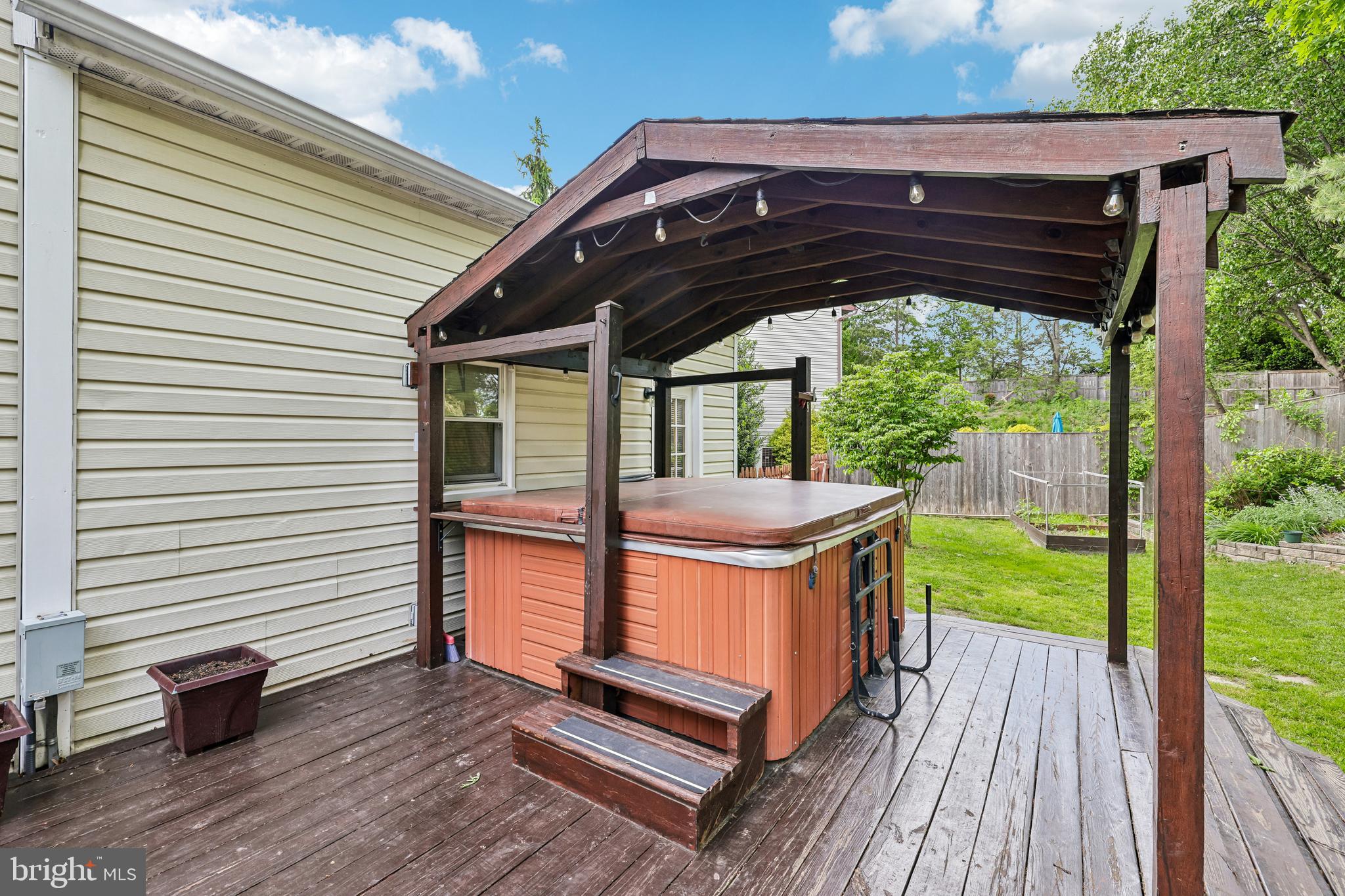 HINES ESTATES - Residential