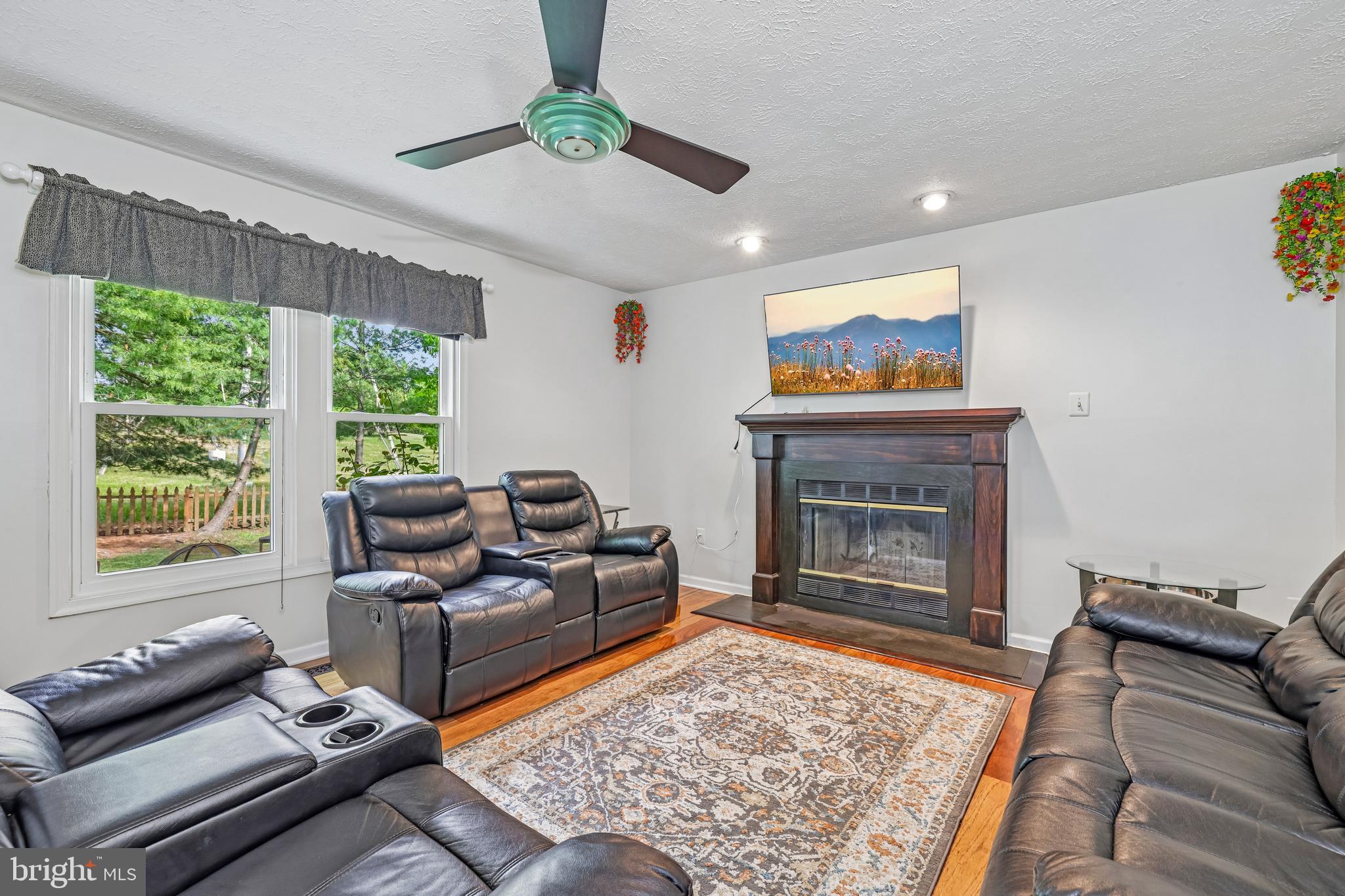 HINES ESTATES - Residential