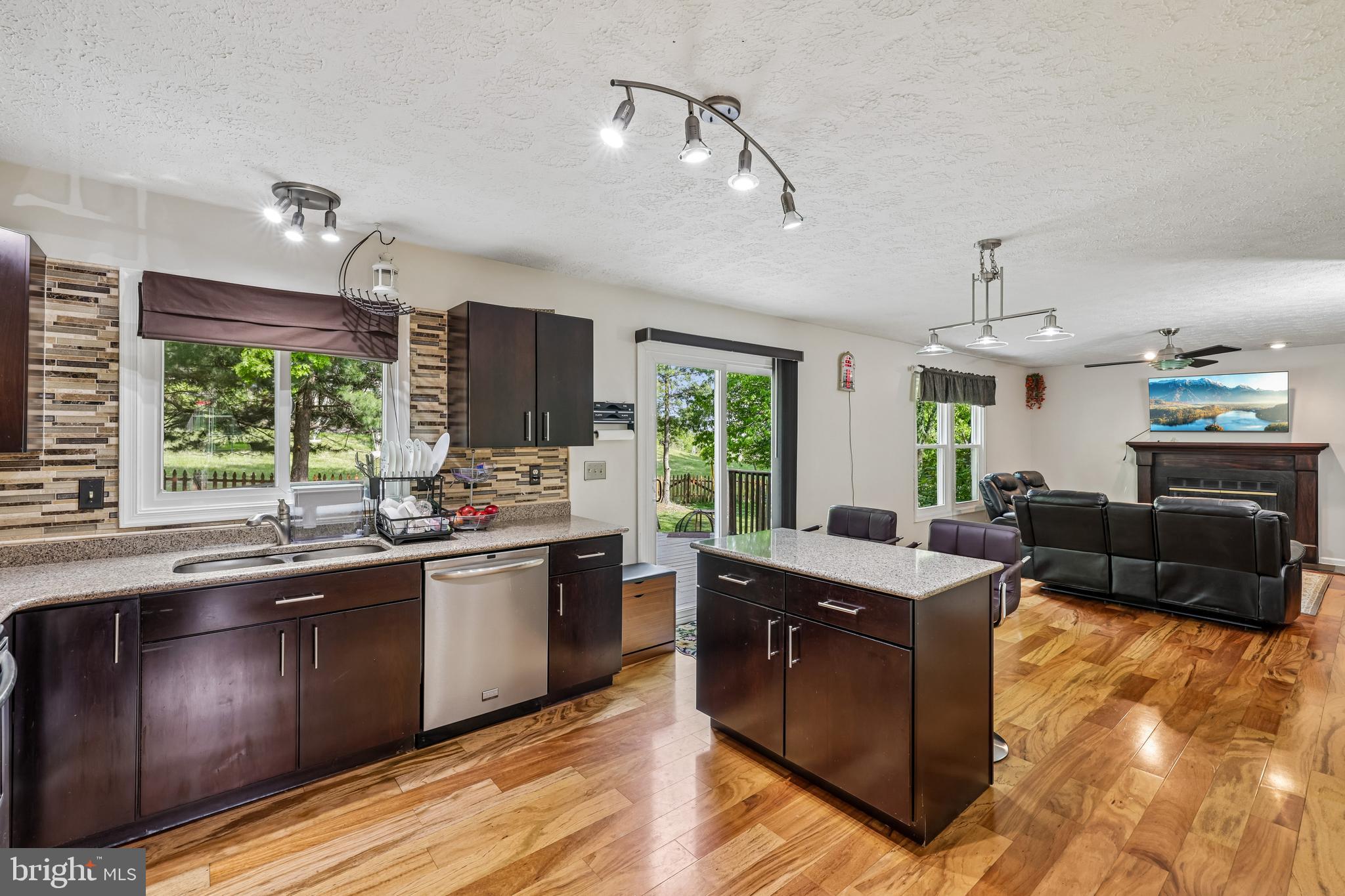 HINES ESTATES - Residential