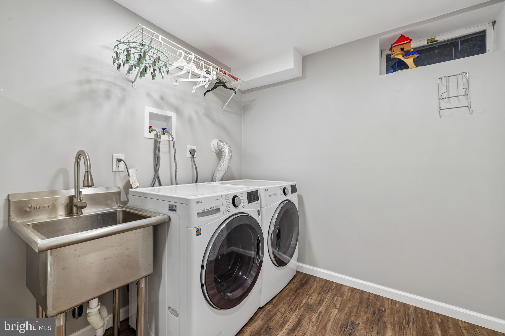 HINES ESTATES - Residential