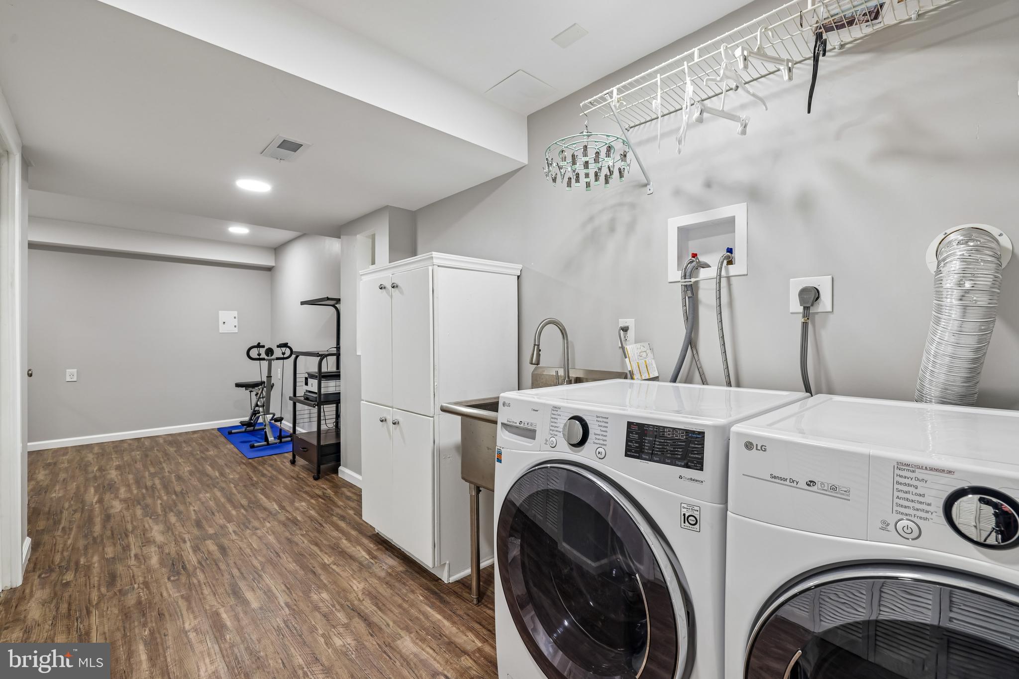 HINES ESTATES - Residential